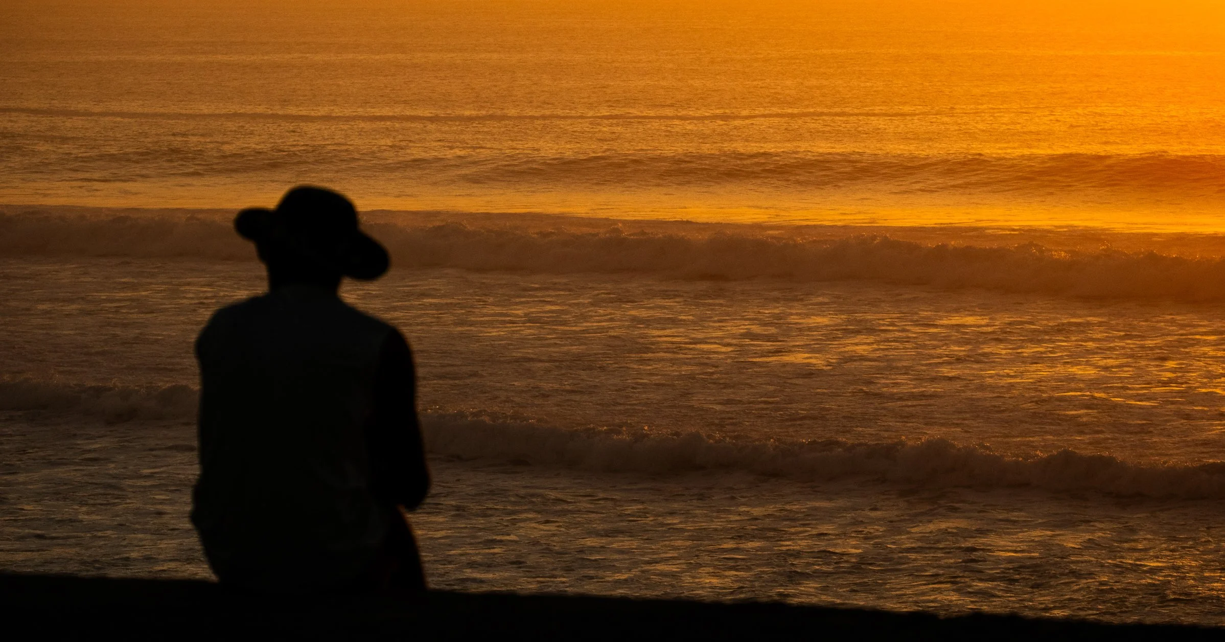 Homme coucher soleil .jpg