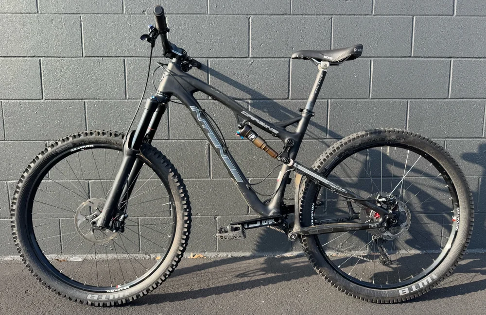 Intense Carbine Carbon Full Suspension MTB Medium — Evolve Cycle