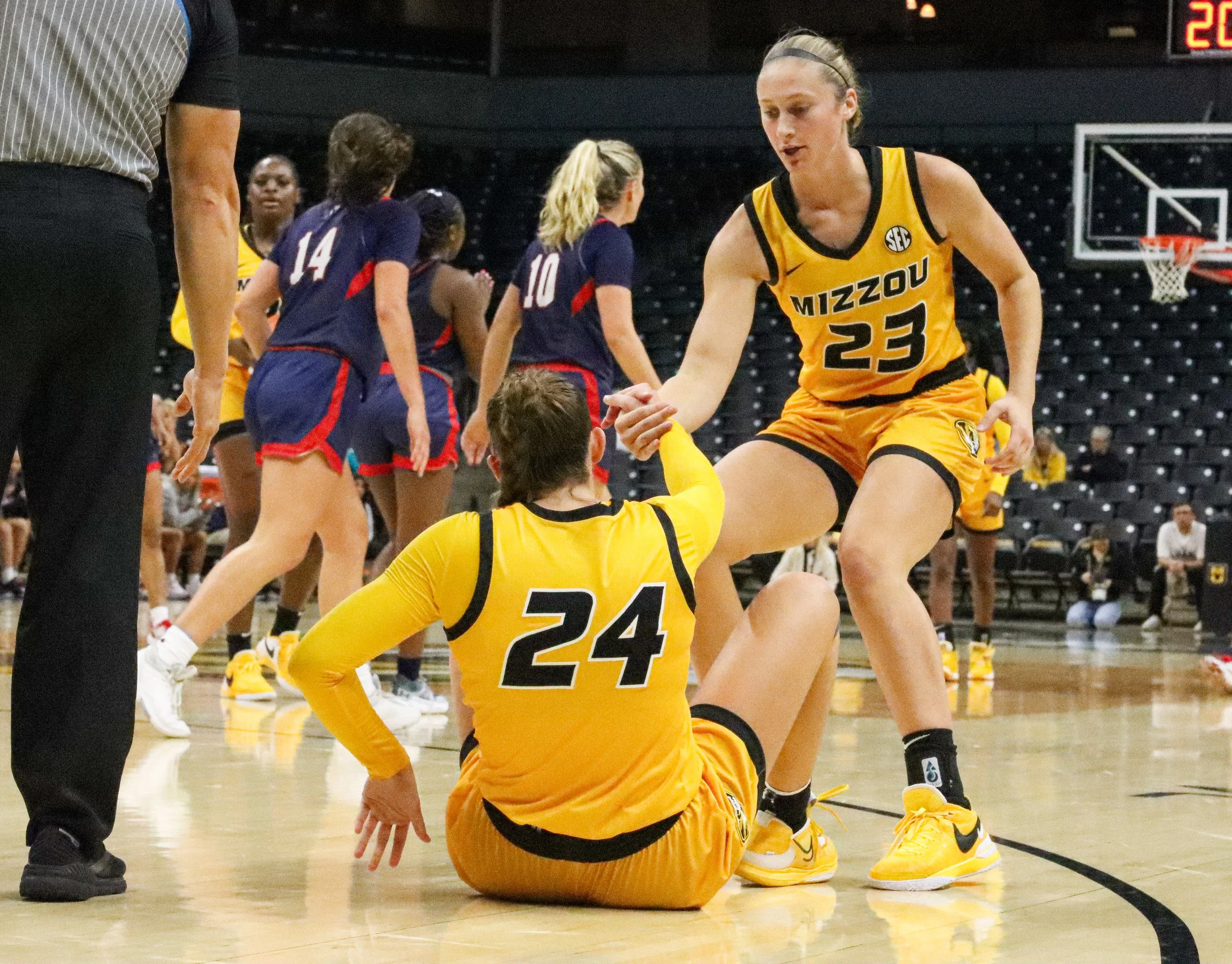 abbeyschreacke(23)ashtonjudd(24)_belmontbruins_11:6_KleinhenzL.jpg