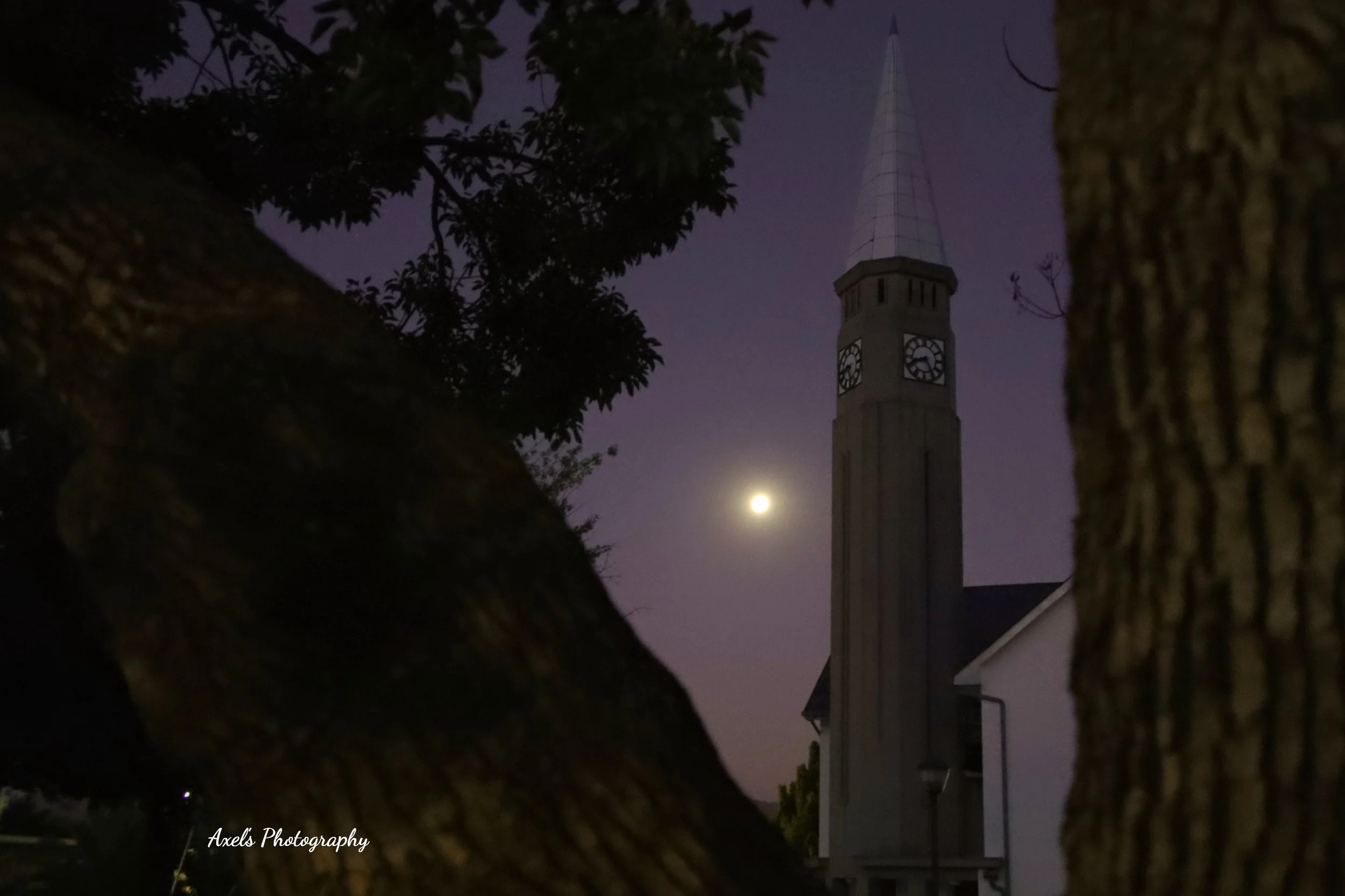 Moon rising after sunset