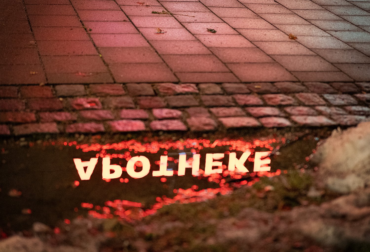 Apotheke_Reflection1B_web.jpg