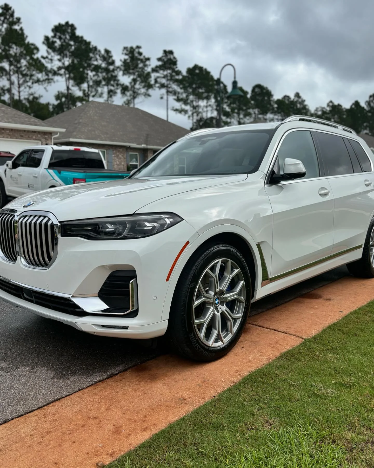 Full exterior water spot removal and polish this morning! #30a #santarosabeachflorida #destinflorida #freeportflorida #panamacitybeach #nicevilleflorida #alysbeach #autodetailing #mobiledetailing #ceramiccoating