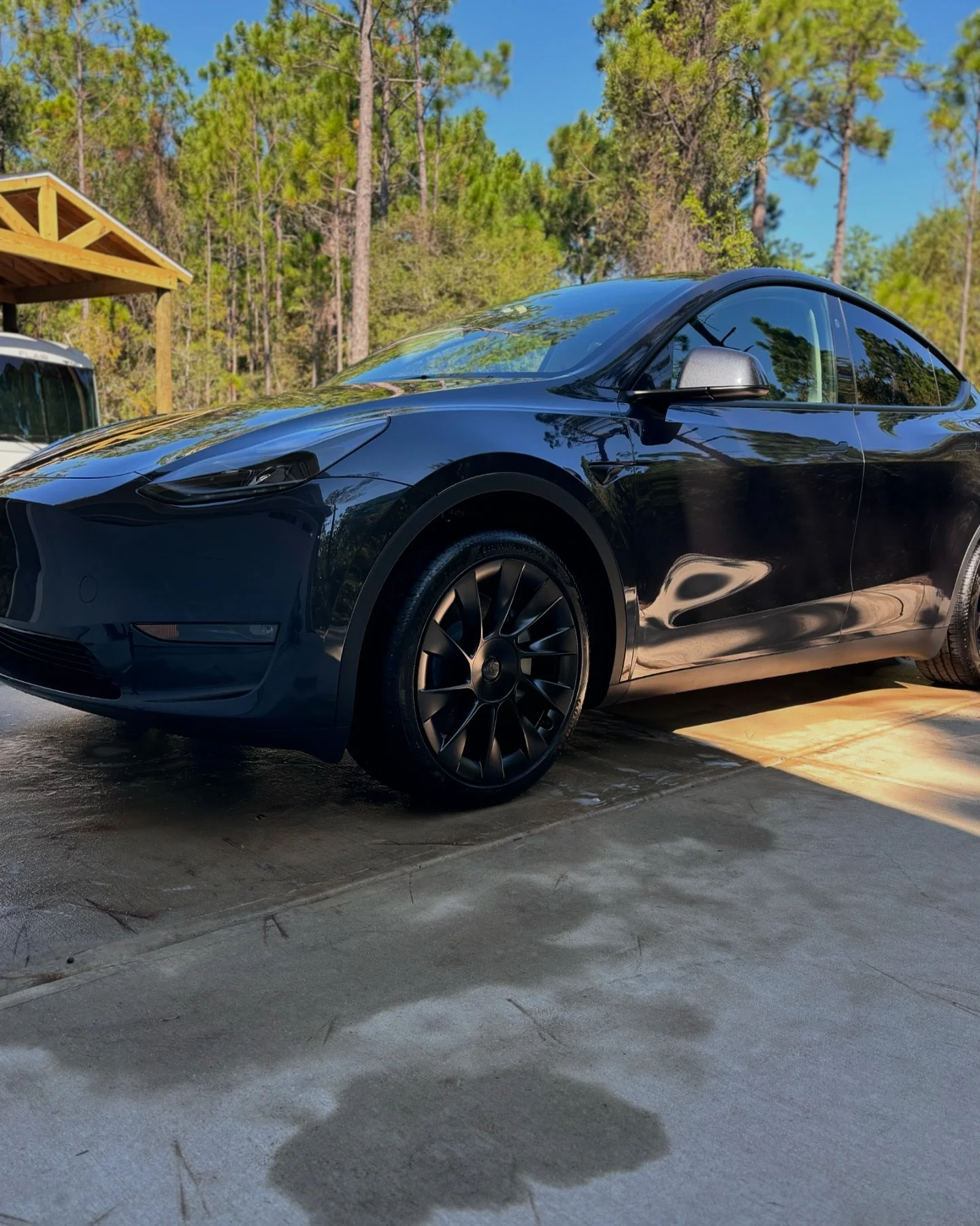 Mini detail with a full exterior polish. #30a #santarosabeachflorida #destinflorida #freeportflorida #panamacitybeach #nicevilleflorida #alysbeach #autodetailing #mobiledetailing #ceramiccoating