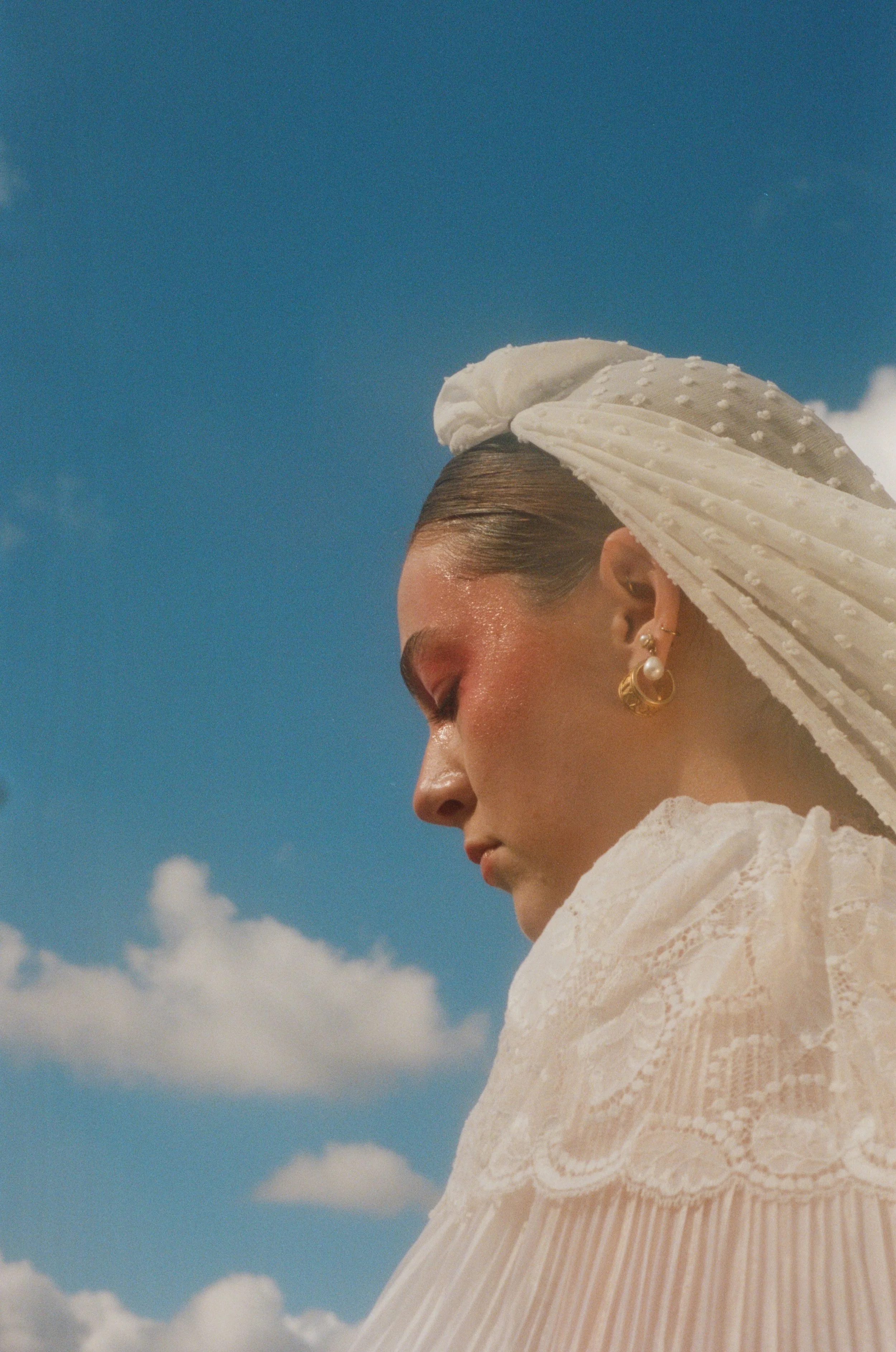 Makeup and styling by Nicky Harrington