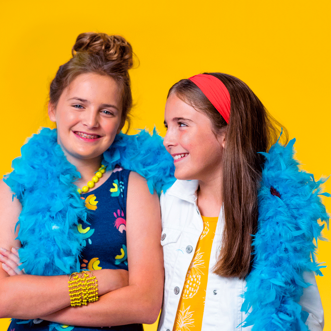 19-BORTHO-GIFS-SISTERS-POST.gif