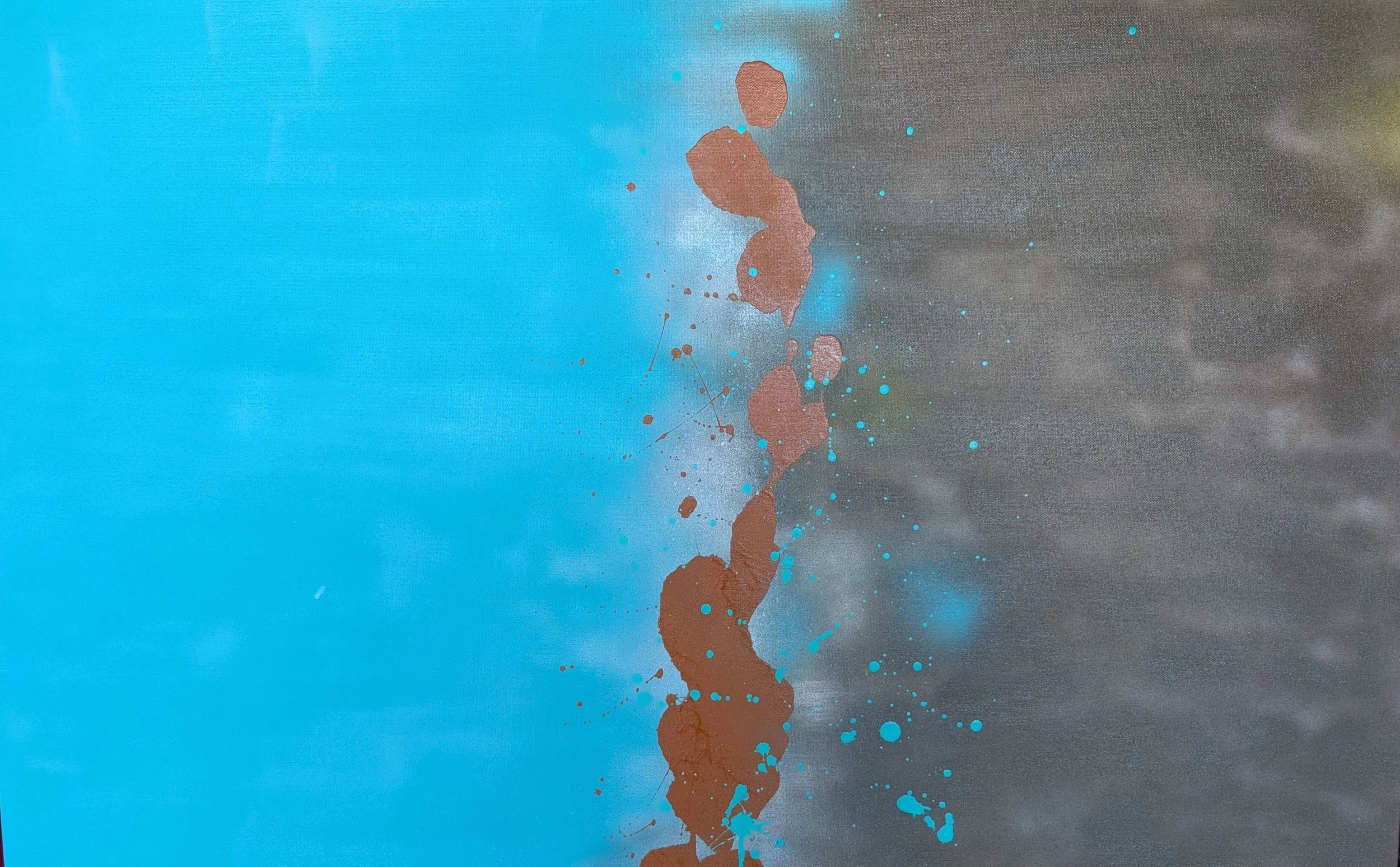 Rust
36in w x 24in l
A clean break: turquoise to the left, smoky bronze-brown to the right. Along the seam, raw marks and splatter keep the line honest. Beauty lives in the meeting point.
