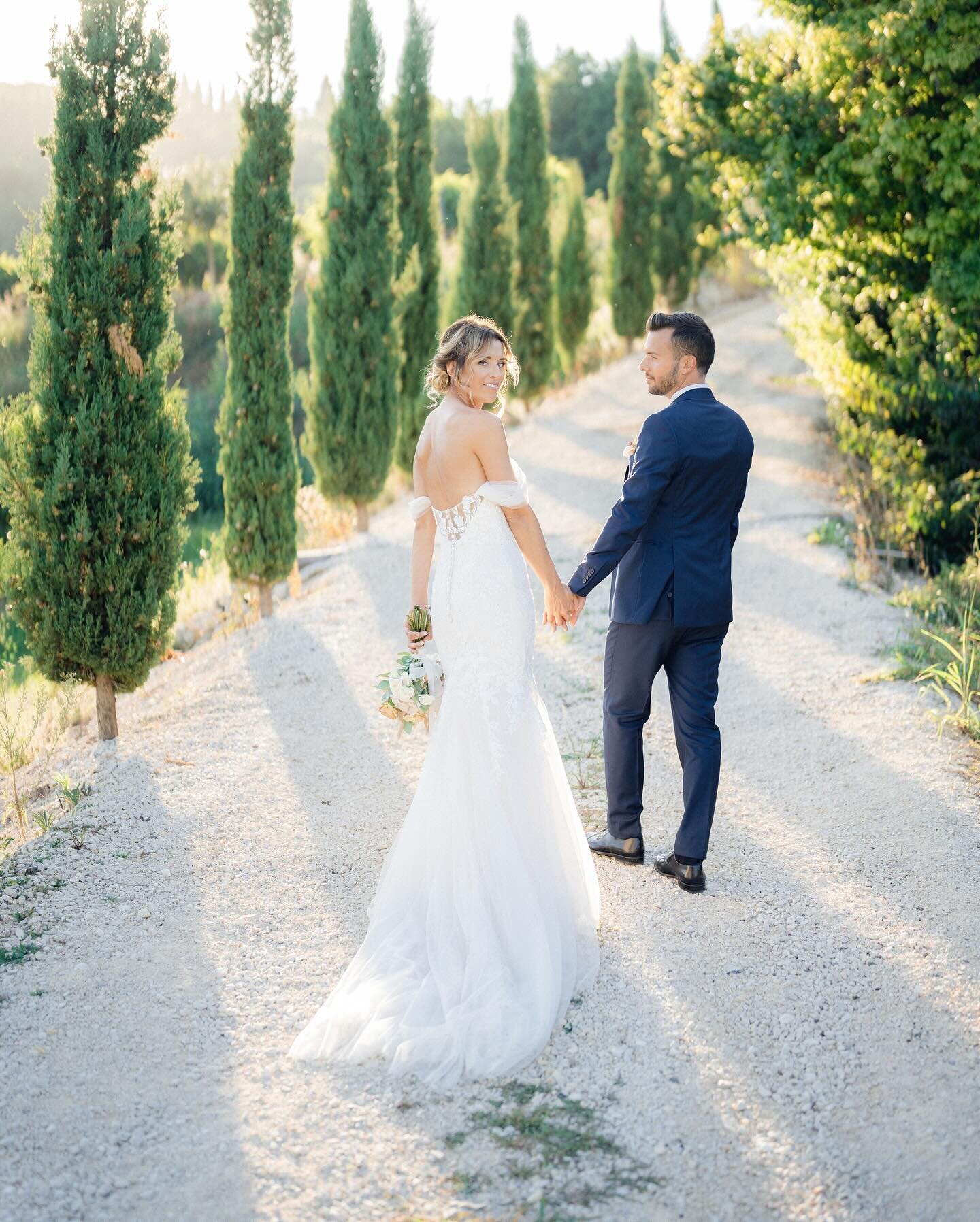 G&amp;N / my neighbors ❤️
 
@vice88 
@giorginadosso 
@villaveritafraccaroli 
@labottega_lumieprofumi
@fratelli_tregnaghi_catering 
@nenasmakeupstory 
 
#villafraccaroli #weddingphotographerverona #italyweddingphotographer