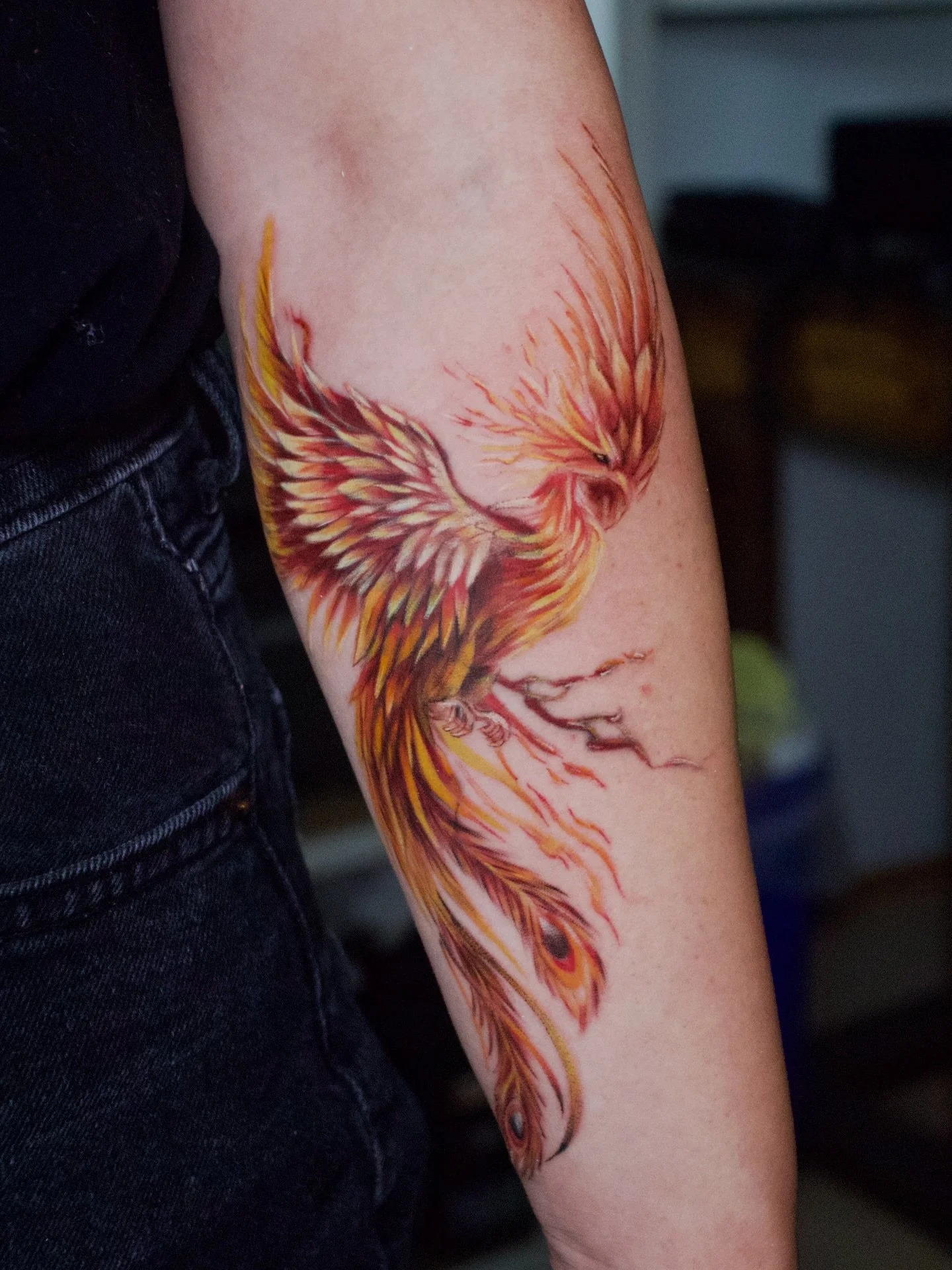 Phoenix cover-up, first session 🐦‍🔥
A symbol of rebirth and strength just like my client’s decision to leave her old tattoo behind as part of her past life ♥️
To be continued..
.
.
.
#tattoo #montrealtattooartist #montrealtattoo #