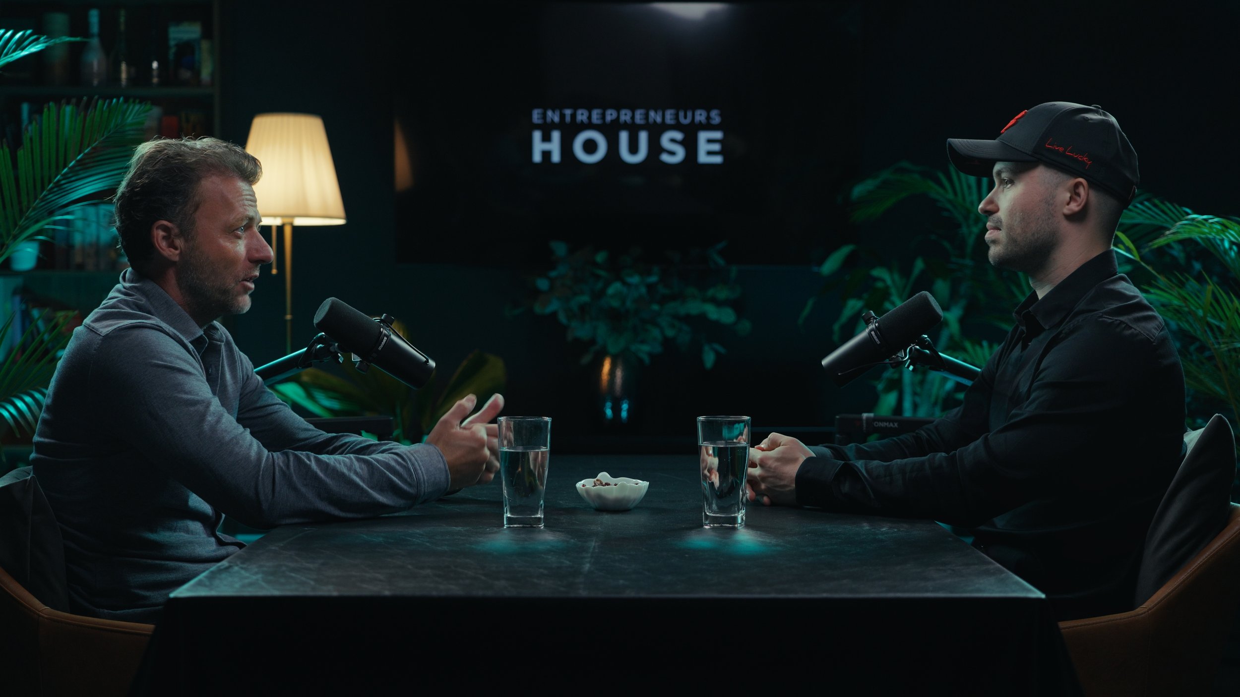 Timeline 1_01_44_23_18.jpg