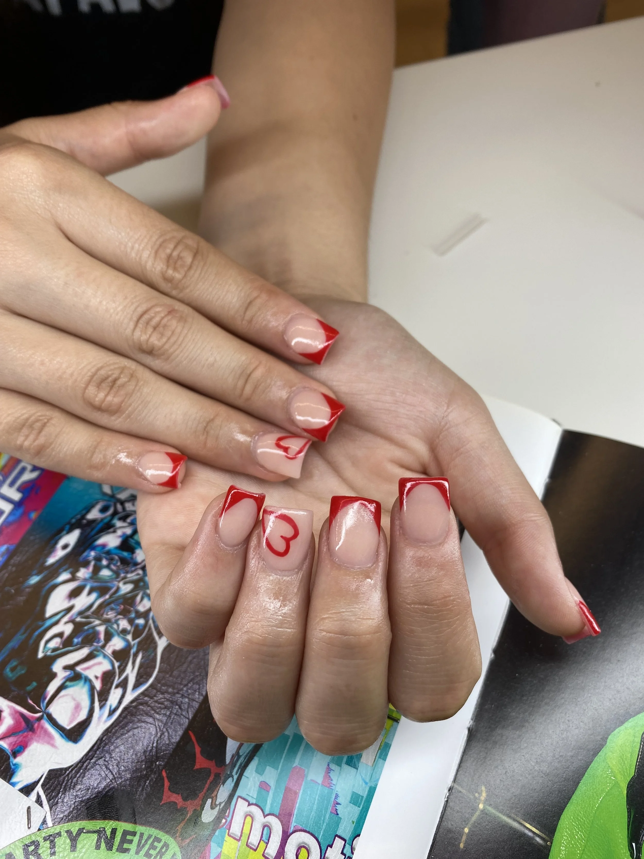 TIPS 312 French tips with red hearts