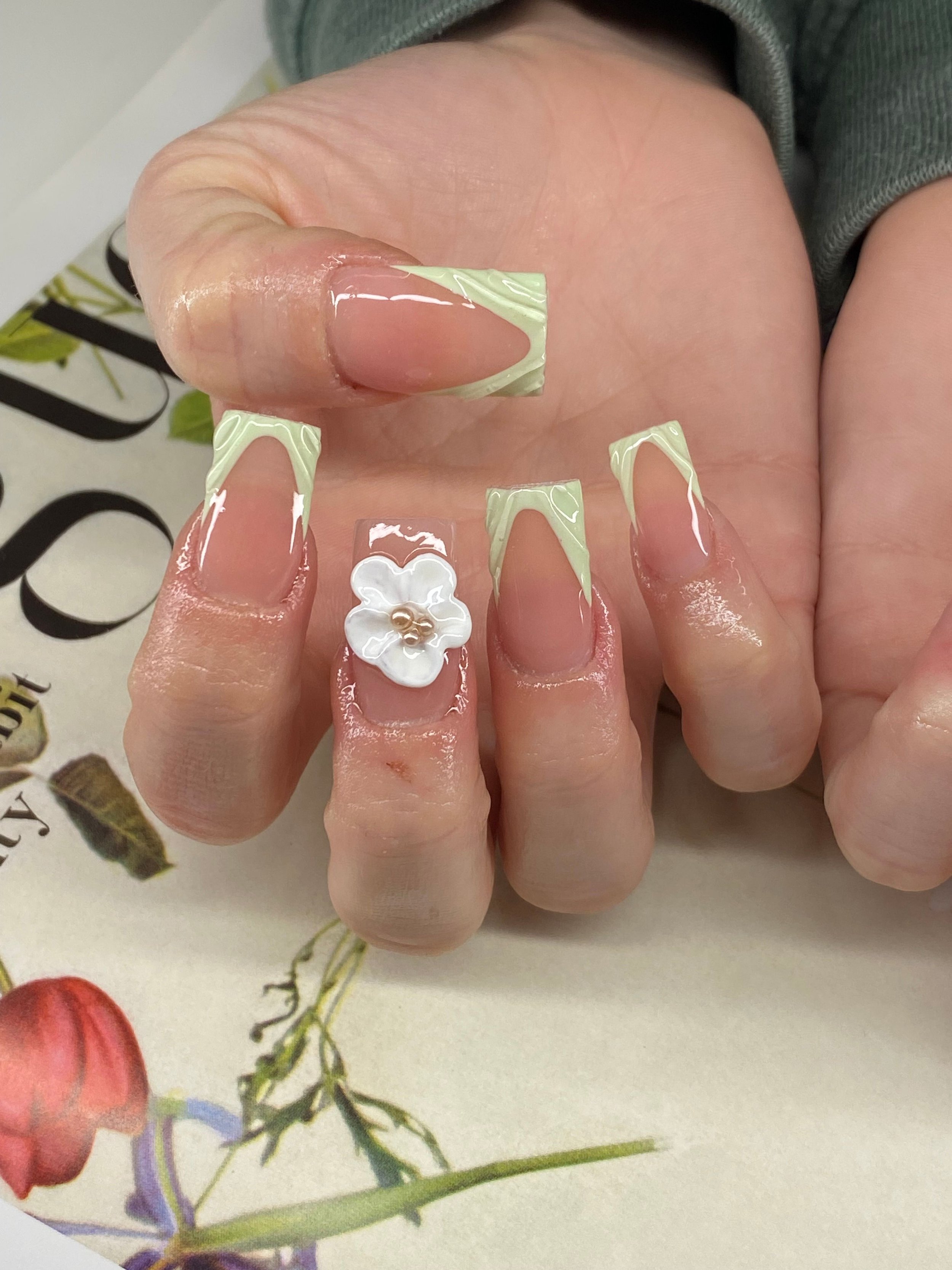 TIPS 312 acrylic french tips with 3D nail art