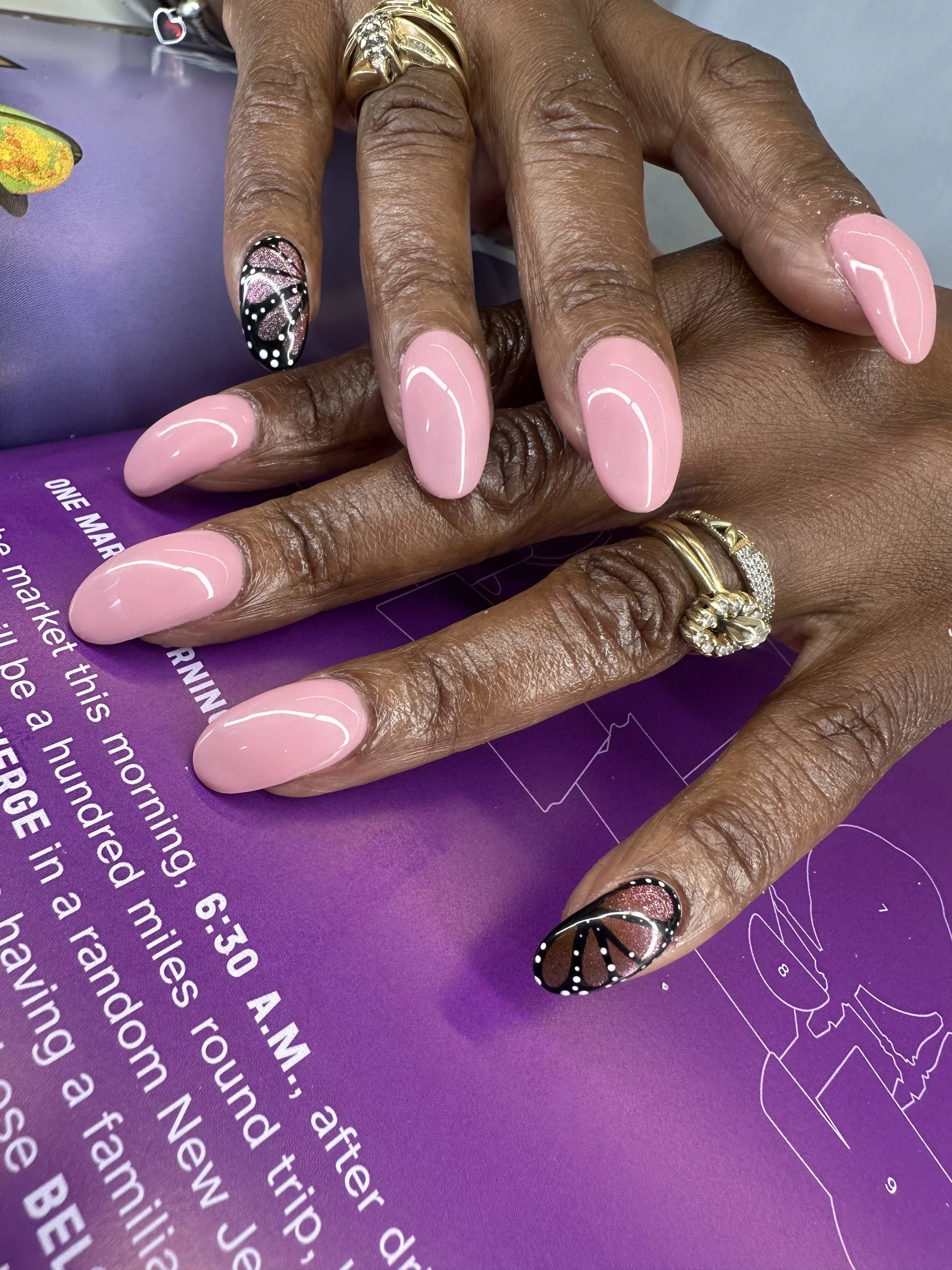 TIPS 312 manicure with butterfly nail art