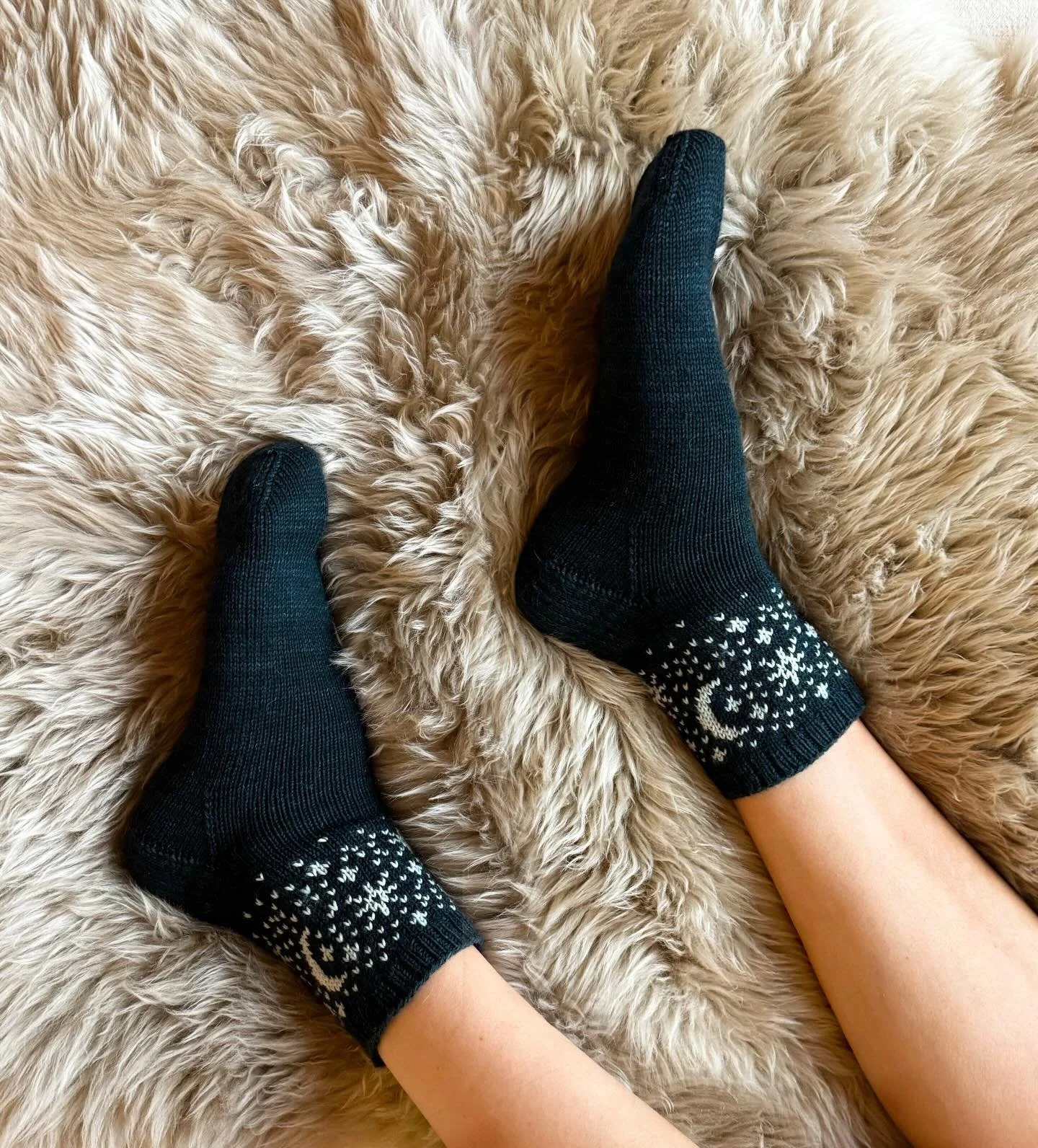 ❄️ December Cuff Club is out today! ❄️ 
.
I have become such a haphazard Instagrammer - I routinely forget to share on here the new Cuff Club design each month (and almost forgot again today - I&rsquo;m posting this at 3 in the afternoon even though 