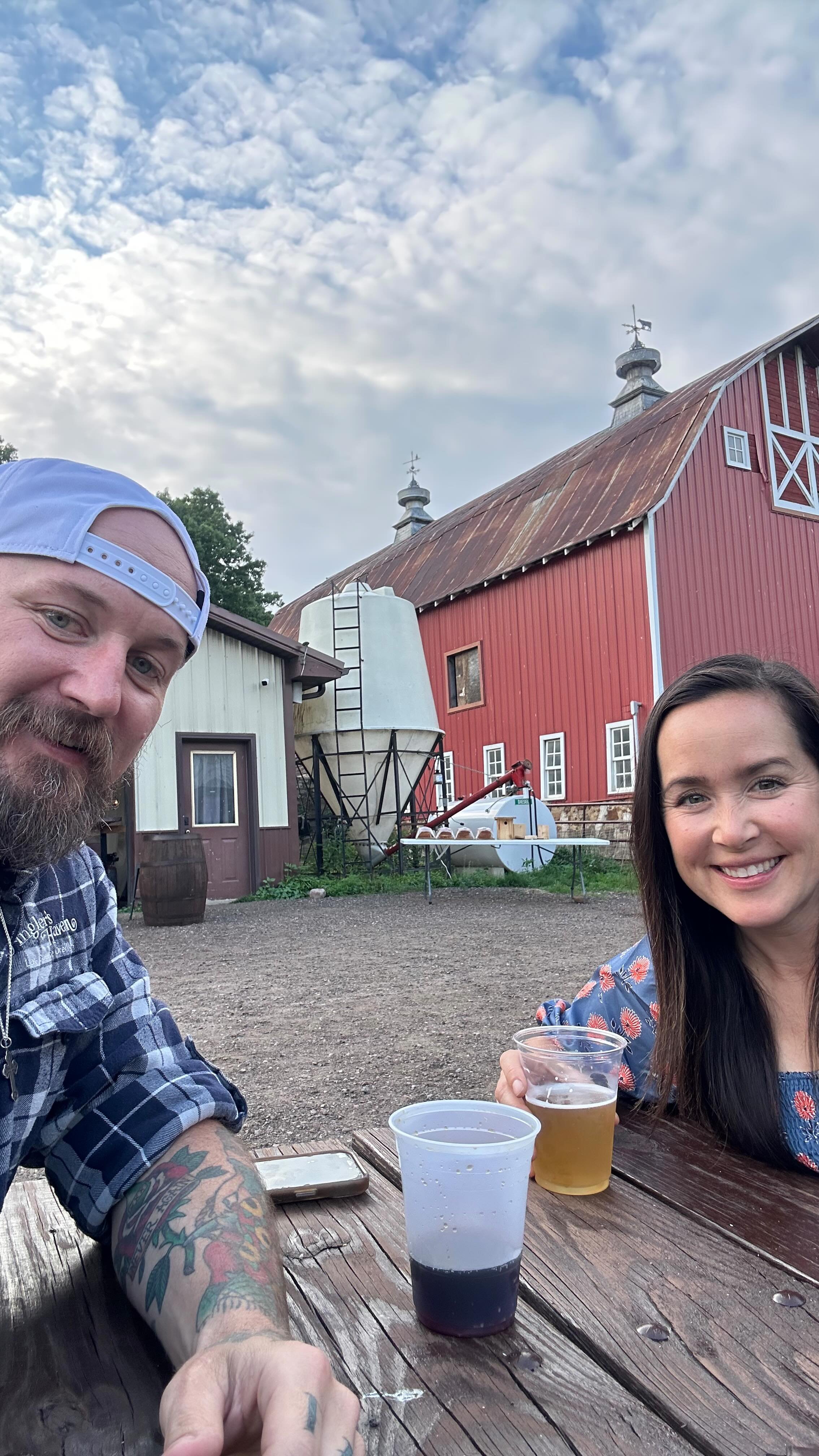 The perfect spot for our anniversary dinner π₯° Locally raised, grass-fed burgers π , live music π€, HUGE drink menu πΊπ₯€ (N.A. options too, root beer on tap anyone?), dessert and tons of naturally beauty all around to soak up. We’ll definitely