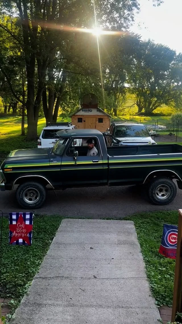 Welcome home to our “new” farm truck π
Can’t wait for all the @kwiktrip runs π
#fordranger #vintagetruck #ford #fordtruck #fordtrucks