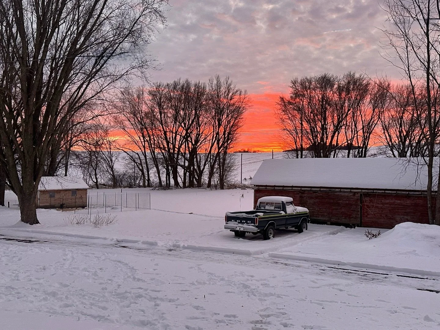 One year ago we drove through a sleet storm all the way from Florida and arrived at the farm. We went from 70 and ☀️ to about 2&deg; 🥶&hellip;quite the swing! What a whirlwind year it has been. We are so grateful for all the wonderful people we have