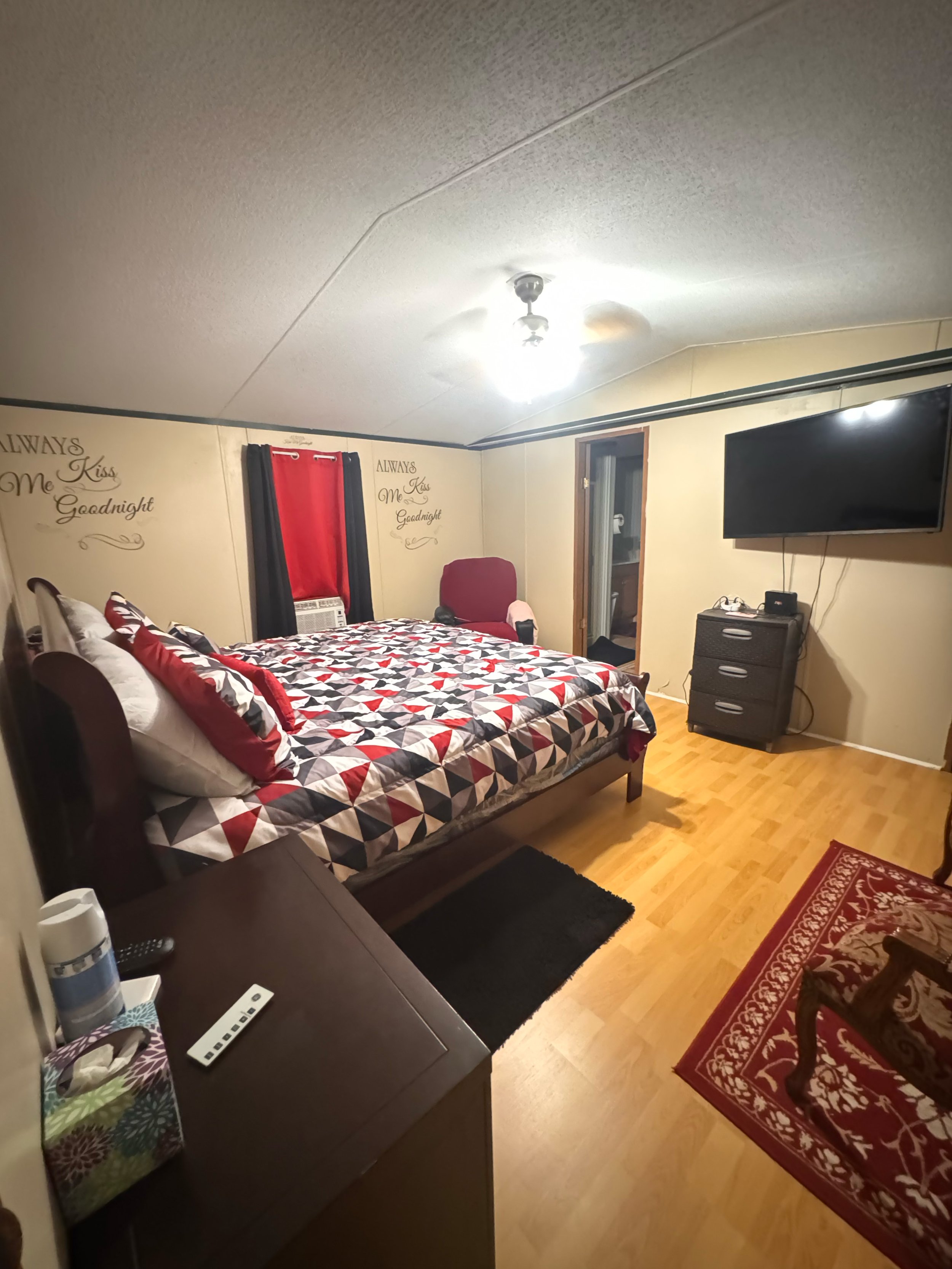 Primary_bedroom2.jpg