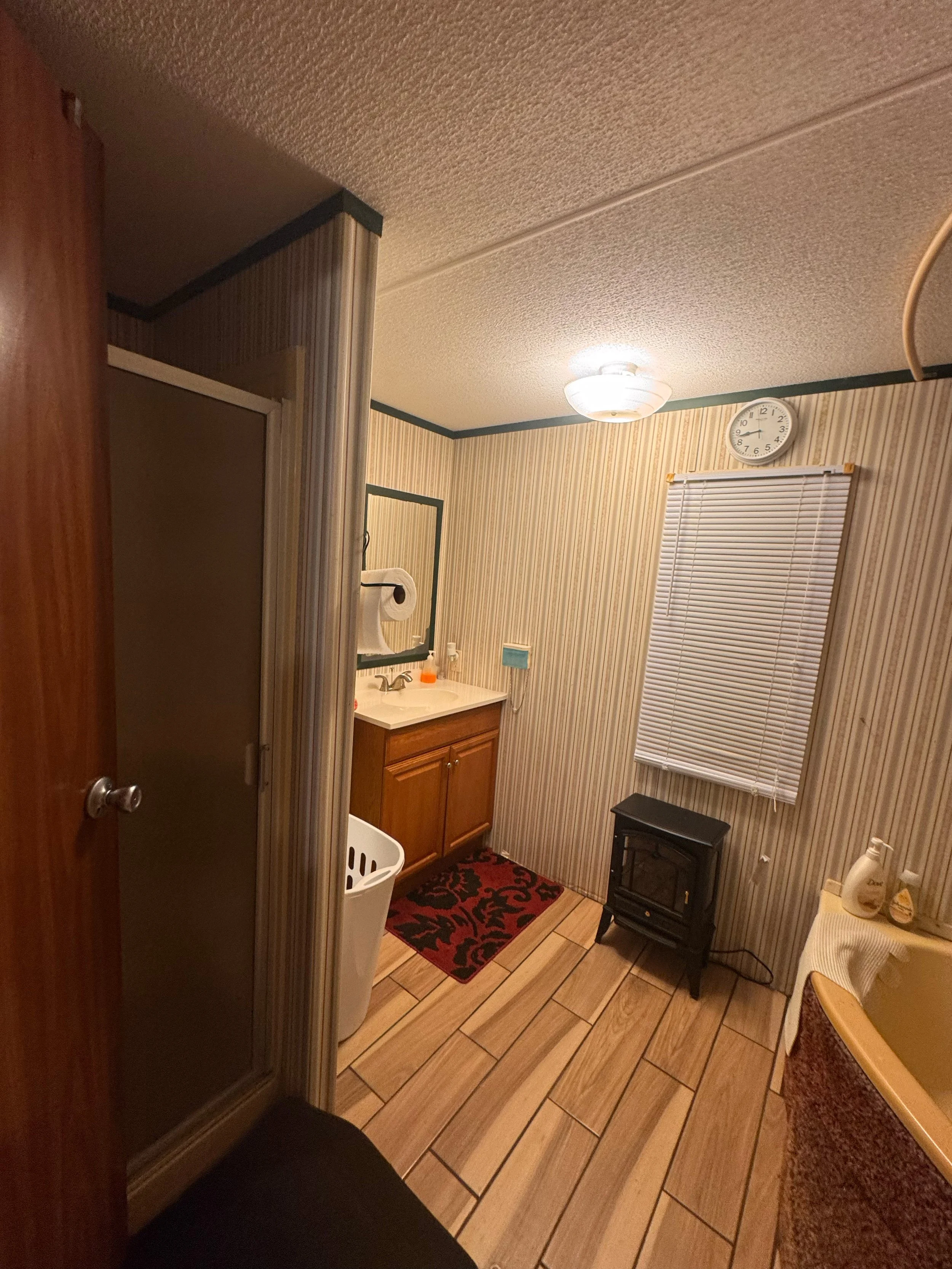 Bathroom2.jpg