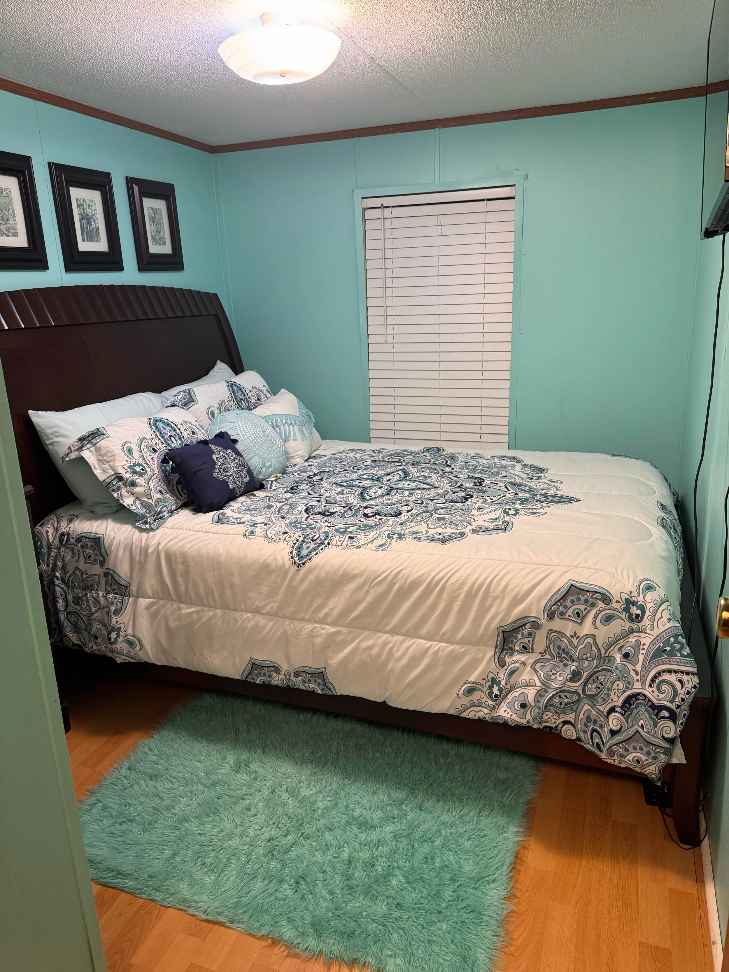 bedroom2.jpg