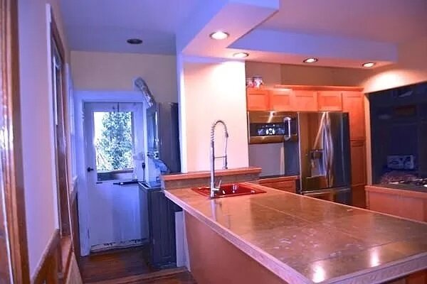 kitchen 1.jpg