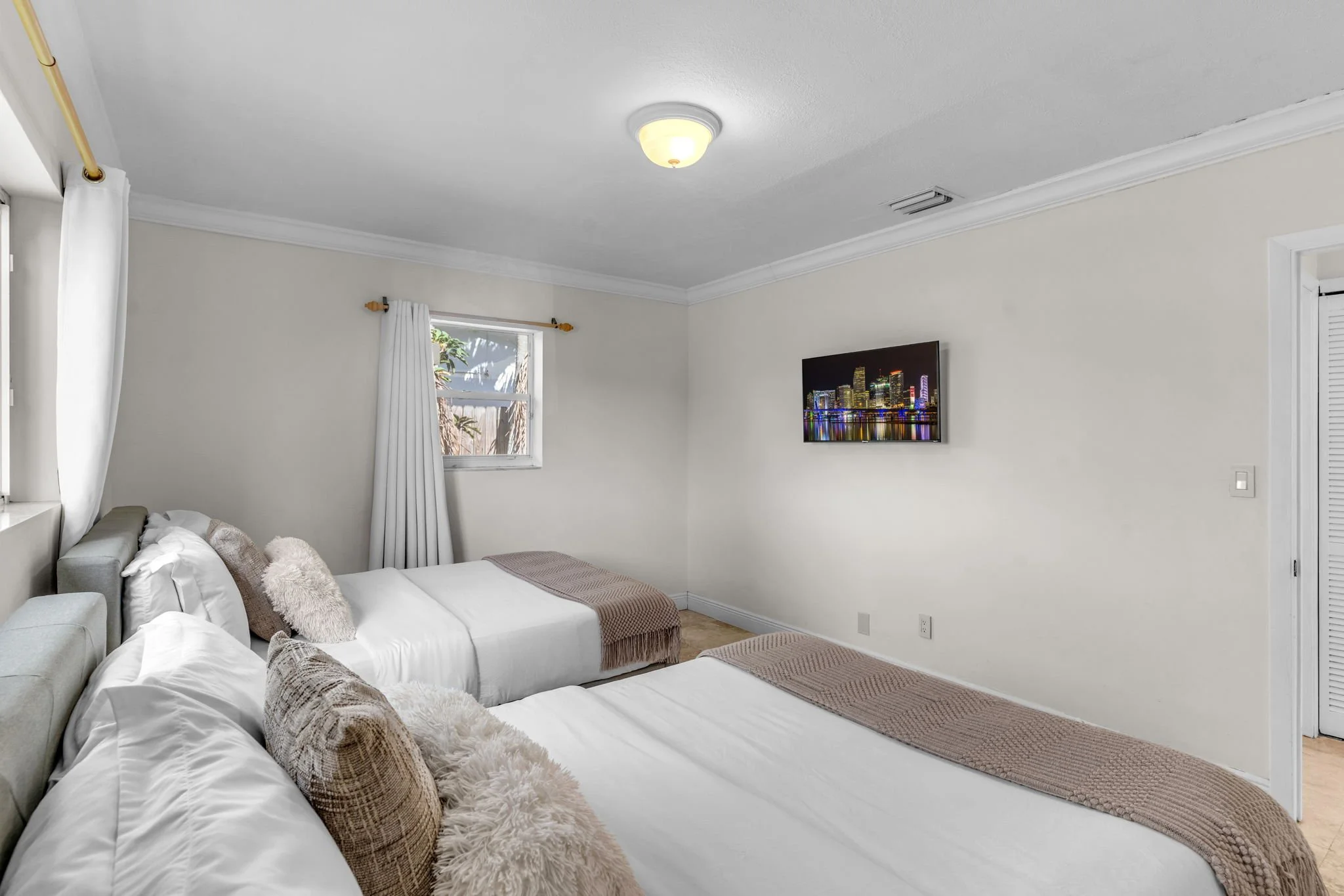 23-web-or-mls-11940SW185th-18.jpg