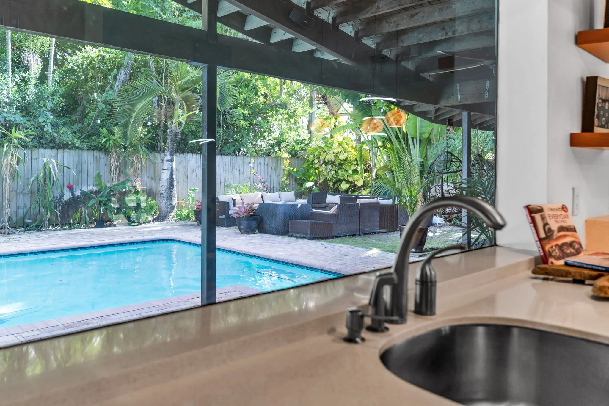 15-web-or-mls-11940SW185th-48.jpg