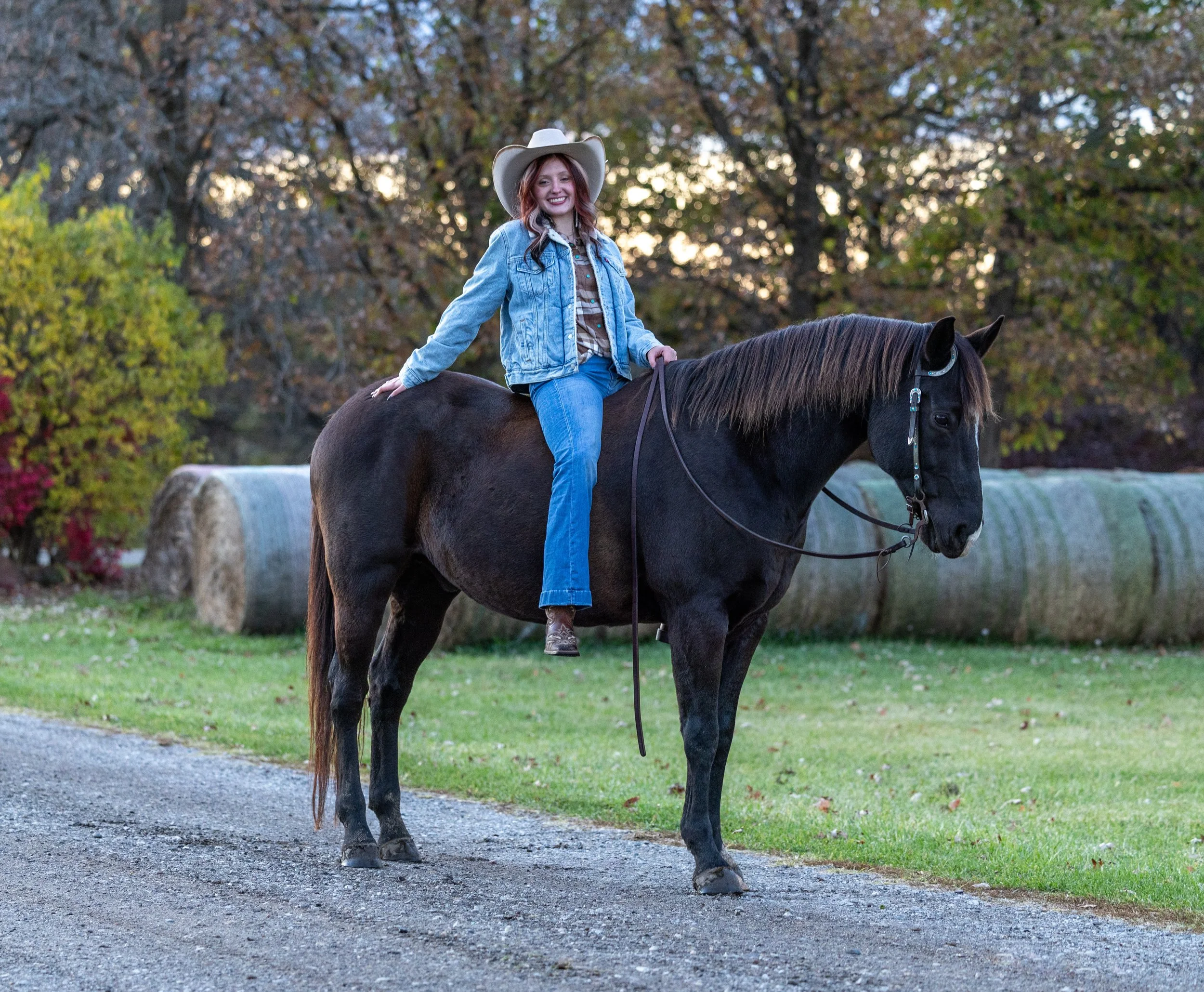 Gracelynn Senior Photos October 2025-79_compressed.jpg