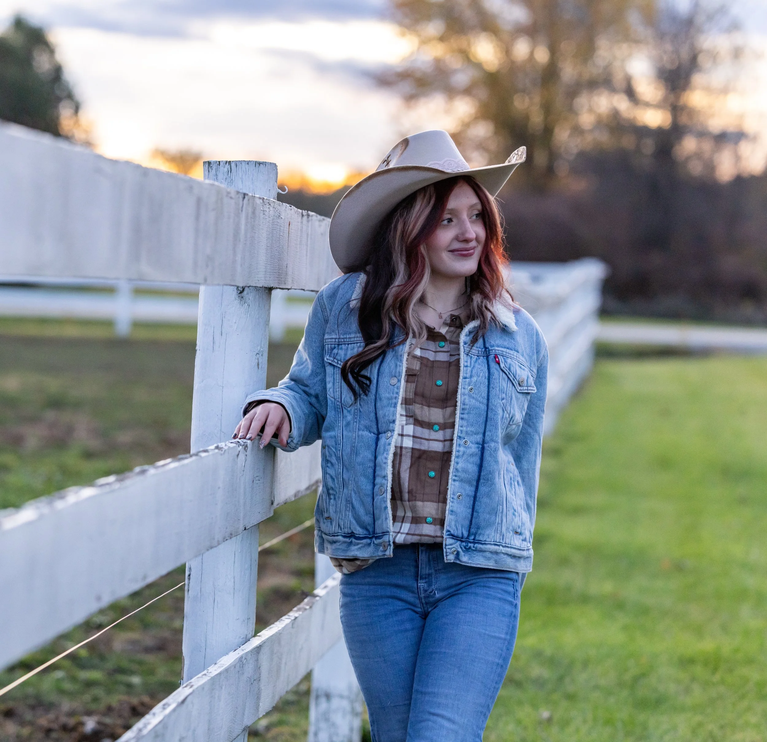 Gracelynn Senior Photos October 2025-106_compressed.jpg