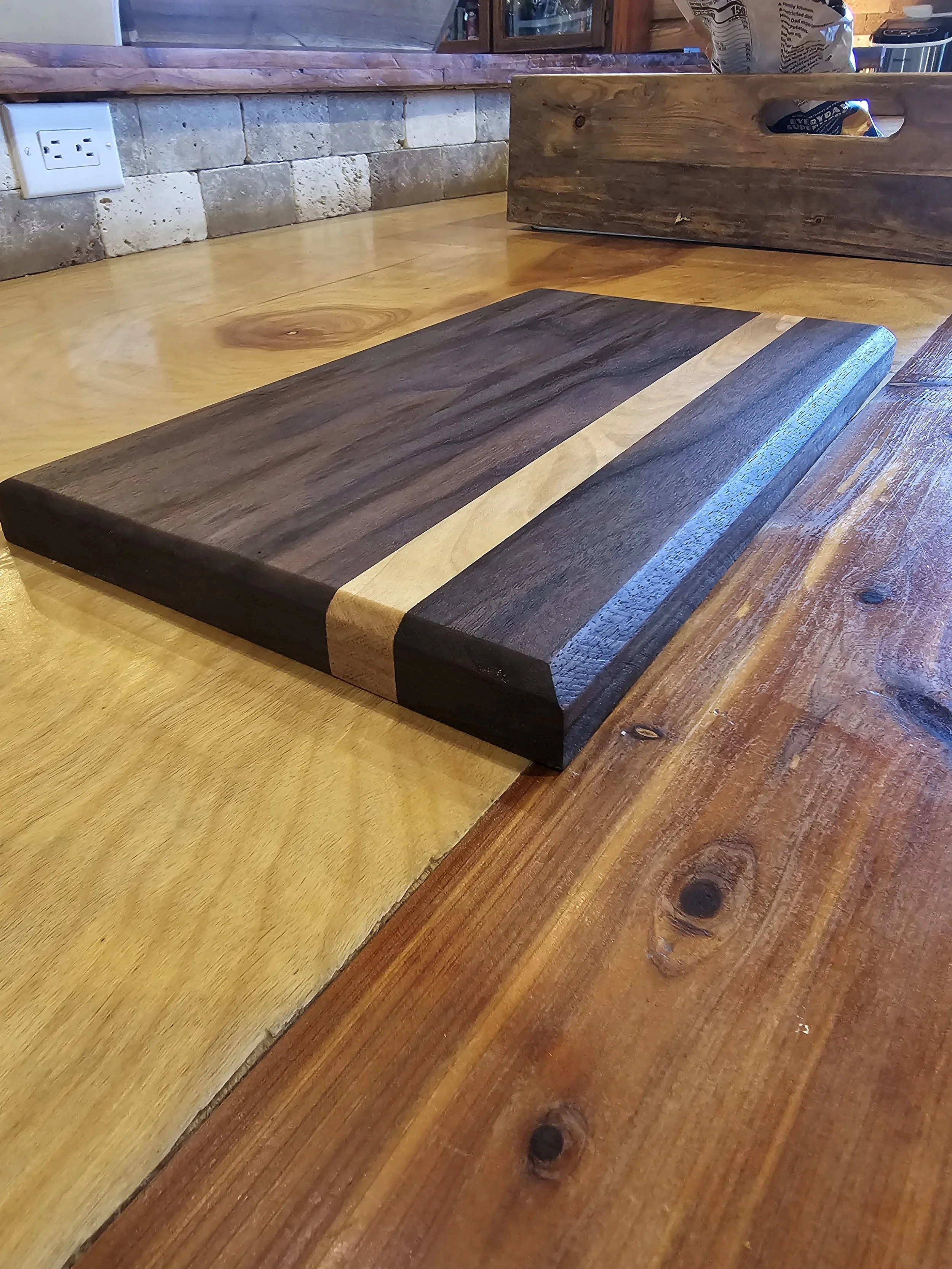 Walnut & Maple Edge‑Grain Cutting Board — 9.5×16