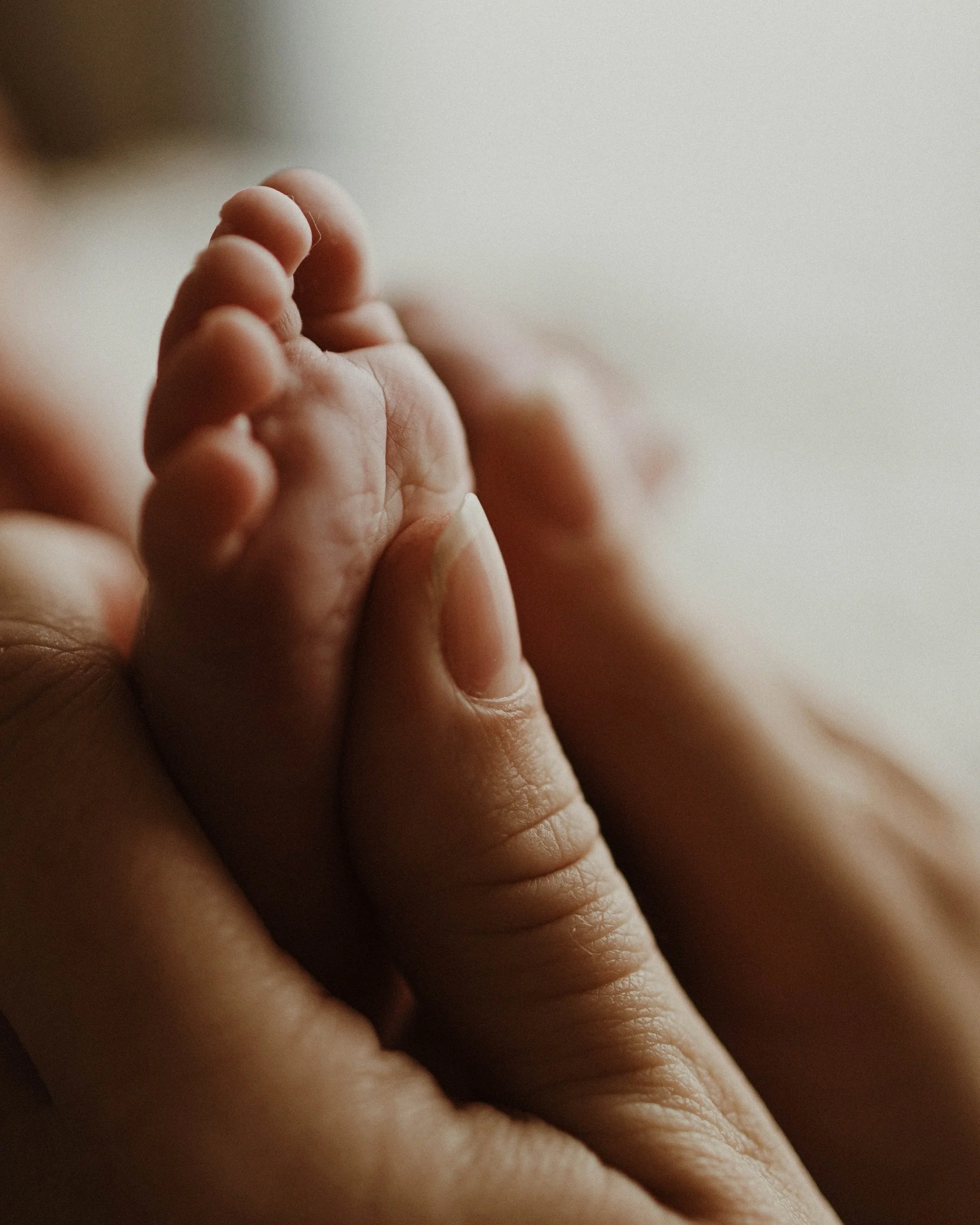 A sweet newborn gallery that feels extra tender tonight 🤍

On the eve of my youngest daughter turning one, these tiny newborn details are hitting me a little harder. The curled up stretches, sleepy smiles and how quickly it all changes before you&rs