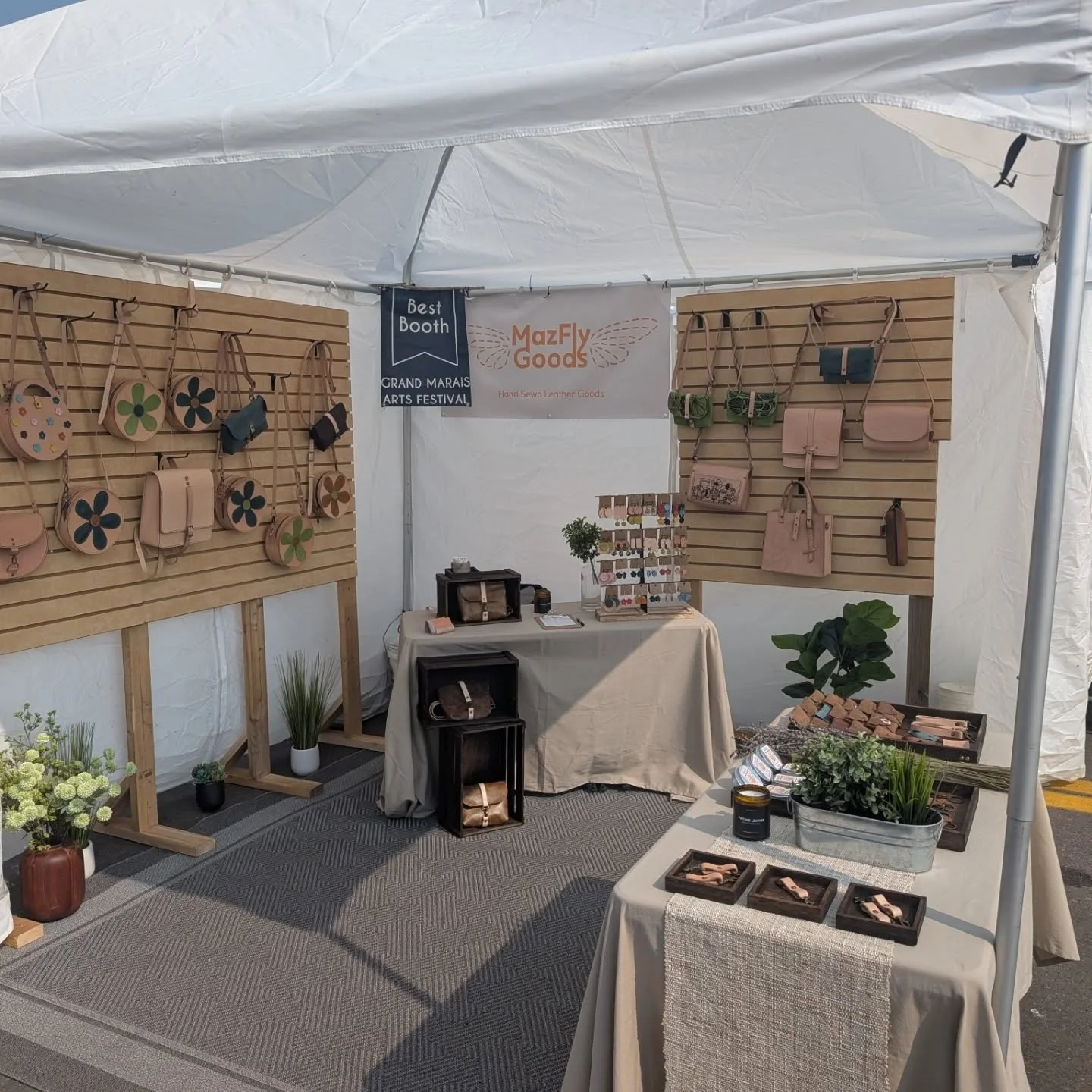 The Grand Marais Art Festival was so much fun!! The two days really flew by, and it was so fun to make all sorts of new connections. 

This was my first art show ever, and I think it went incredibly well with that in mind- especially since I won the 