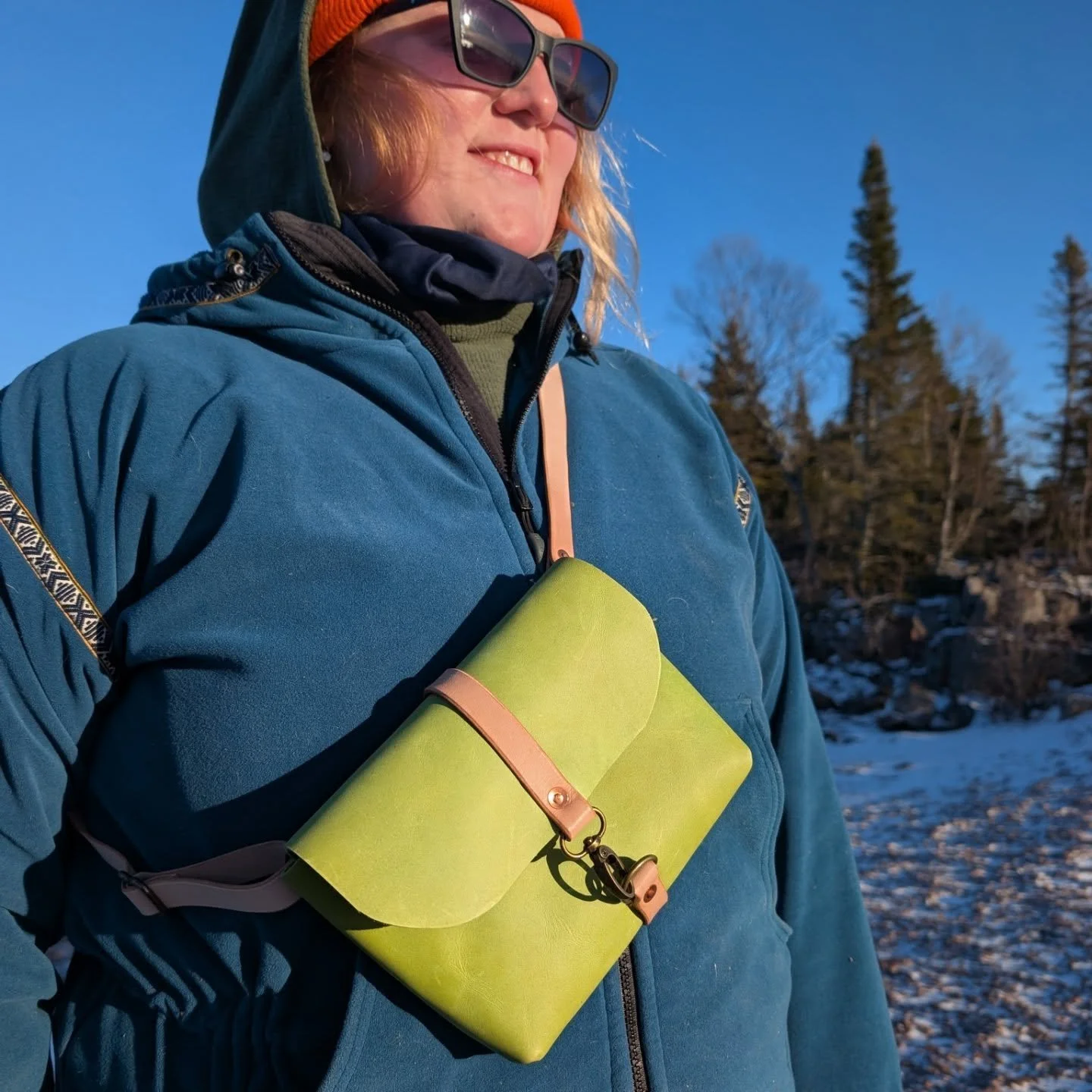 Small holiday shop update is live! 

I've uploaded a small collection of tote bags, crossbody bags, and a backpack to my website for this holiday season! There is also of course all my earrings, wallets, and keyrings that are still available as well!