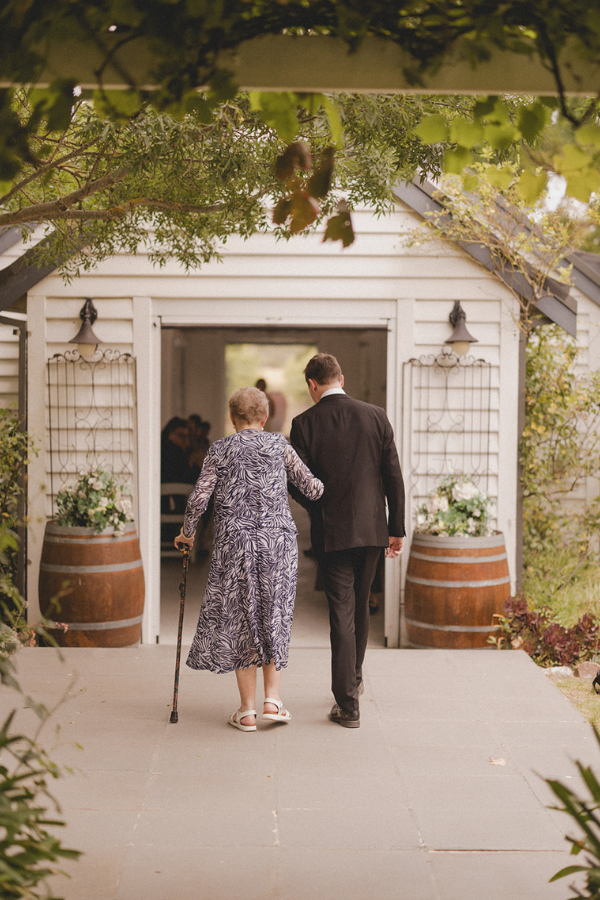 Amazing-celebrant-in-melbourne-for-weddings.png