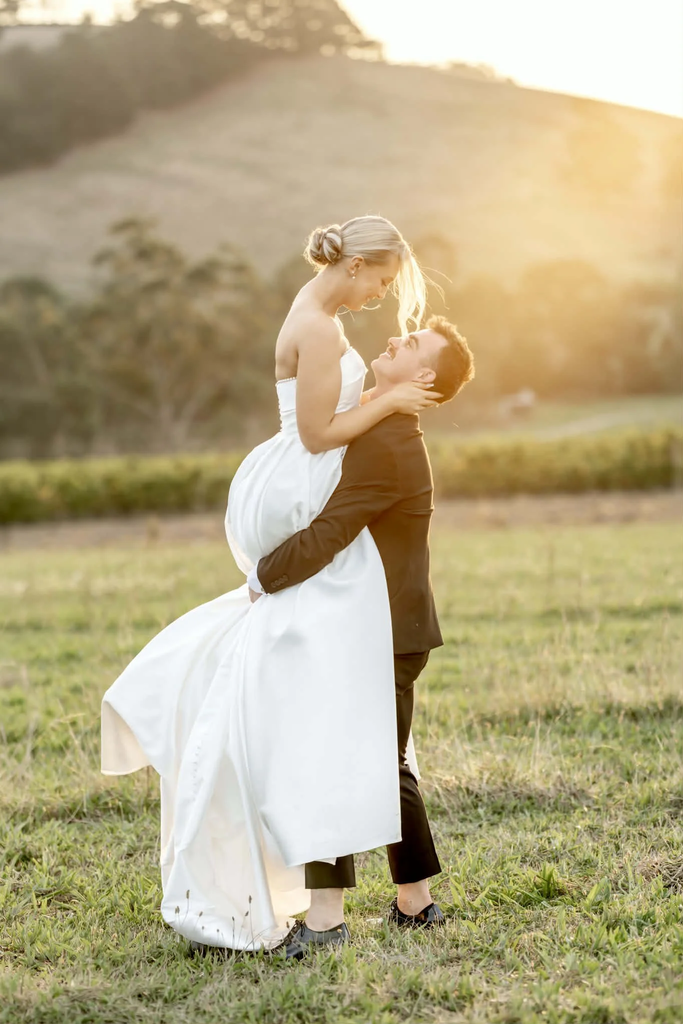 Melbourne outdoor wedding couple shoot inspo.jpg