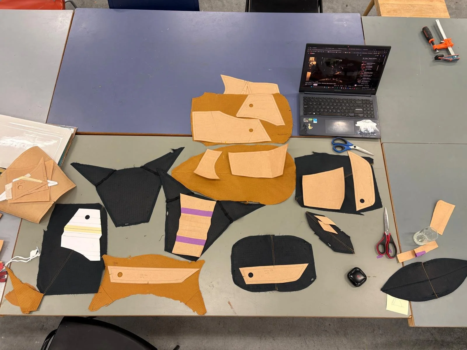 Pattern layout. the Rhino 3D visualization was fundamental for this part of the process.