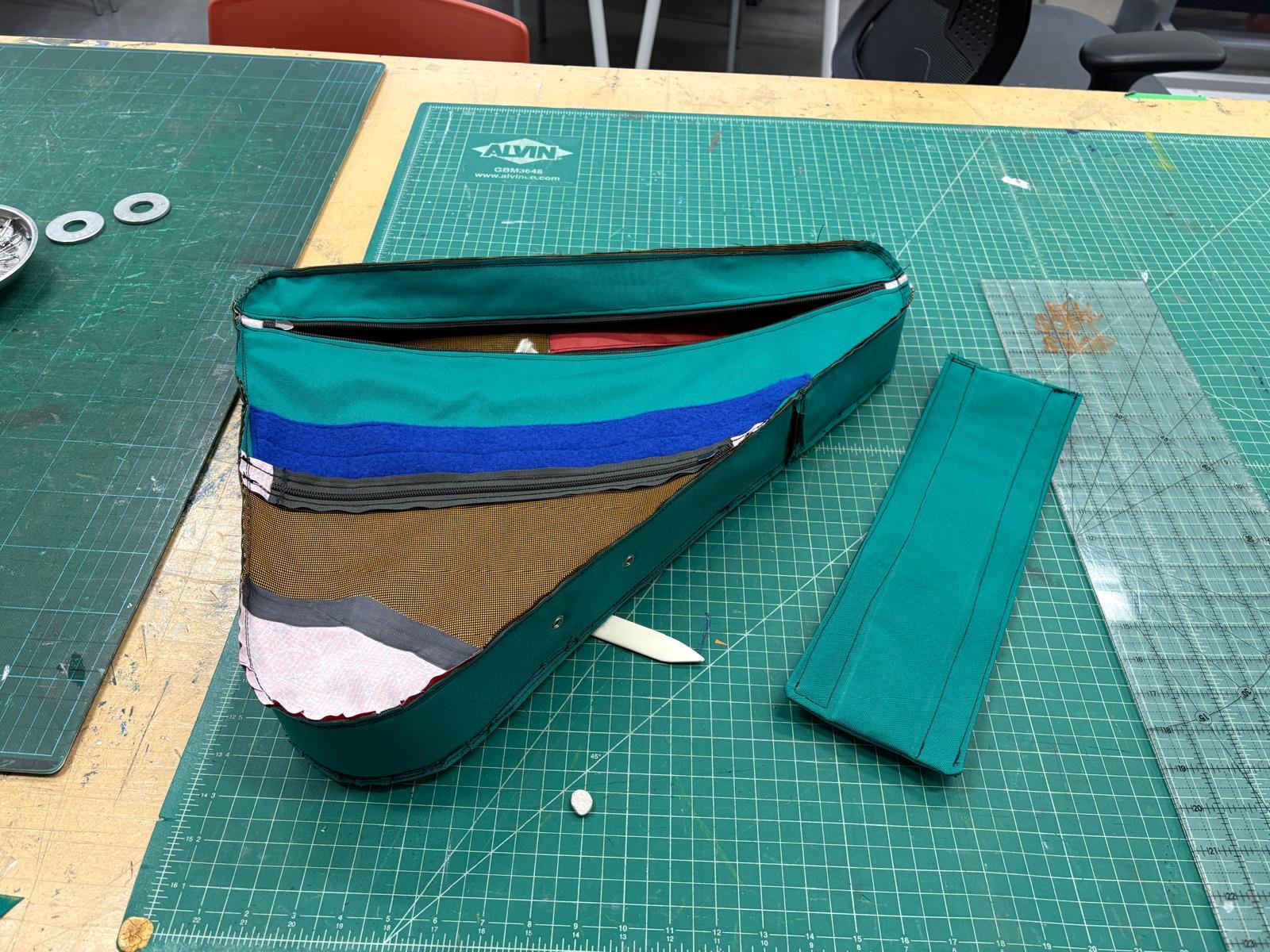 Inverted pack no bias tape