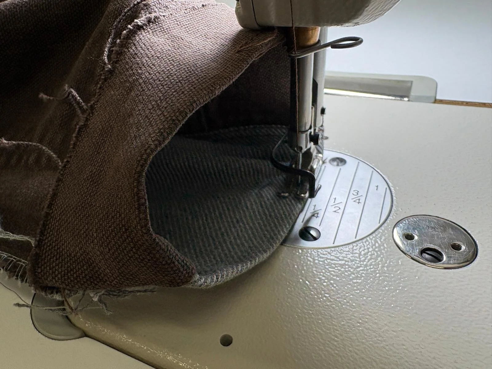 Hemming sleeves