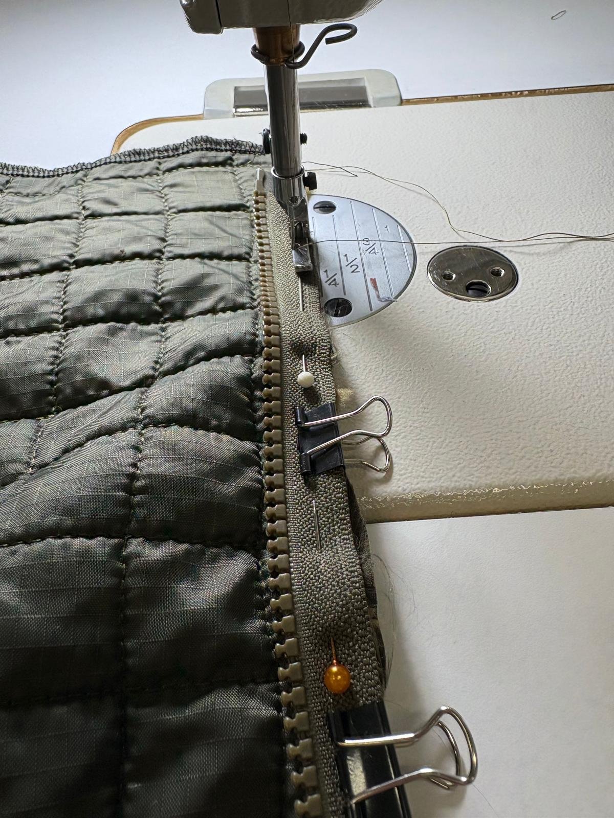Pinning and sewing zipper