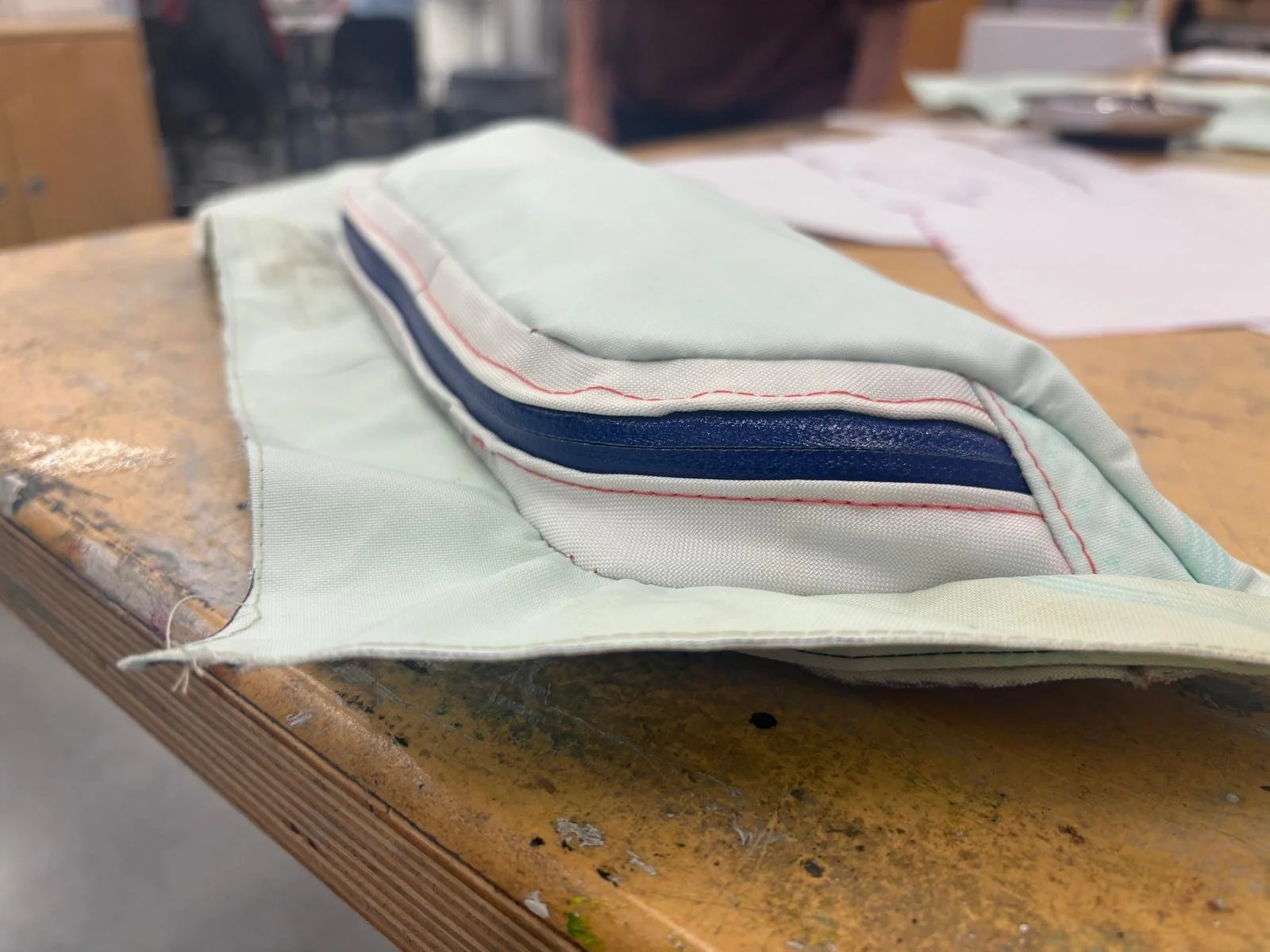 V2 side zipper pocket