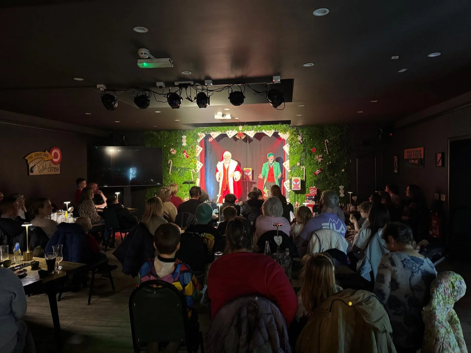⭐ Santa's Magic of Christmas Show - this Wednesday! 🎅

Santa is sharing the magic of Christmas at The Magic Bar Live. 
Be part of this magical experience where Santa will share some of his best kept secrets like &ldquo;how do reindeer fly?&rdquo; an