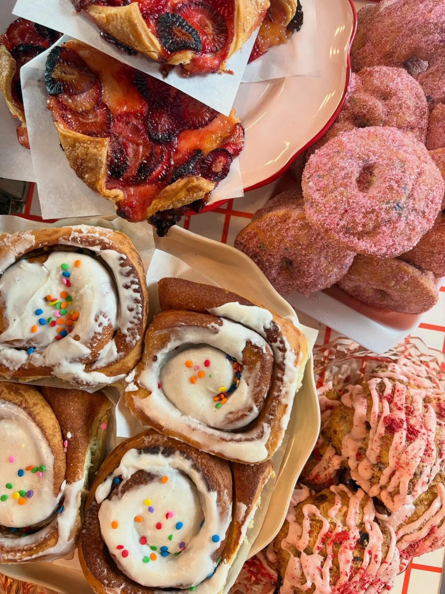 Who doesn&rsquo;t love a good excuse for a lil&rsquo; extra razzle dazzle, a lil&rsquo; extra rainbow sprinkle action to bring some much needed joy? 🌈✨vegan birthday cake donuts, vegan cinnamon buns, and special little chocolate baby cakes adorned w