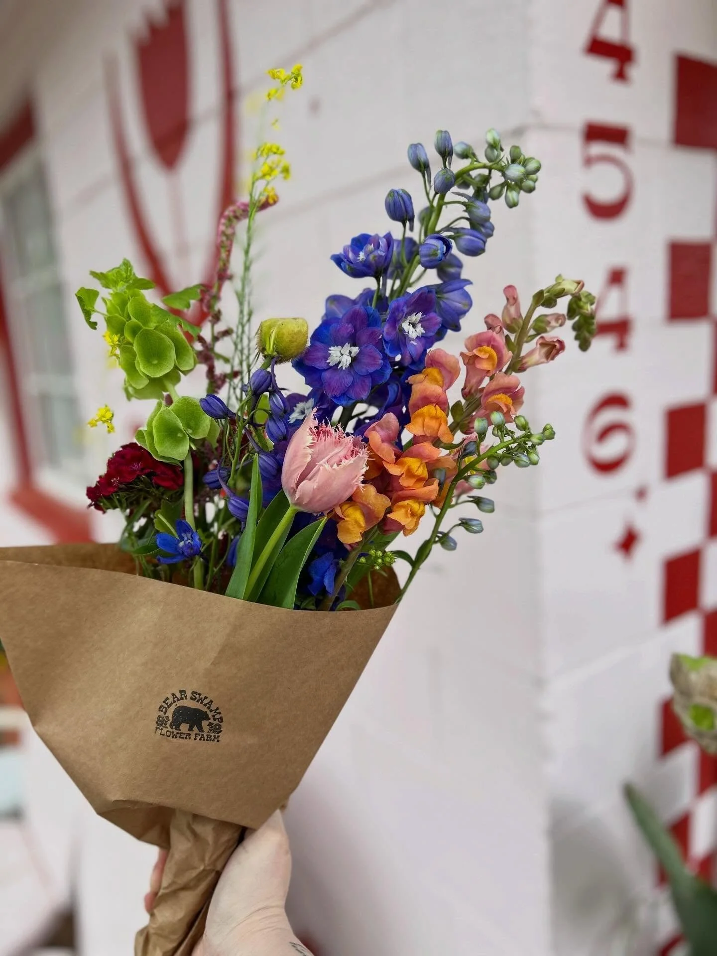 Wow I can&rsquo;t get over how gorgeous this week&rsquo;s bouquets are that Natalie @bearswampflowers dropped off at the shop!!! 😍😍😍 come snag one for your Easter table centerpieces! 💐