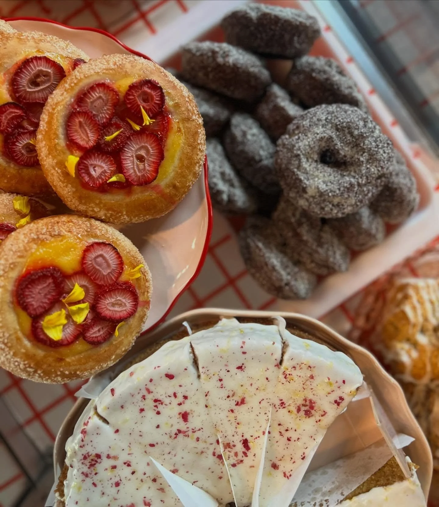 TGIF y&rsquo;all! The bakeshop is open til 11 today and then 8-12 Saturday &amp; Sunday and we would love nothing more than to feed you!! ❤️🌷