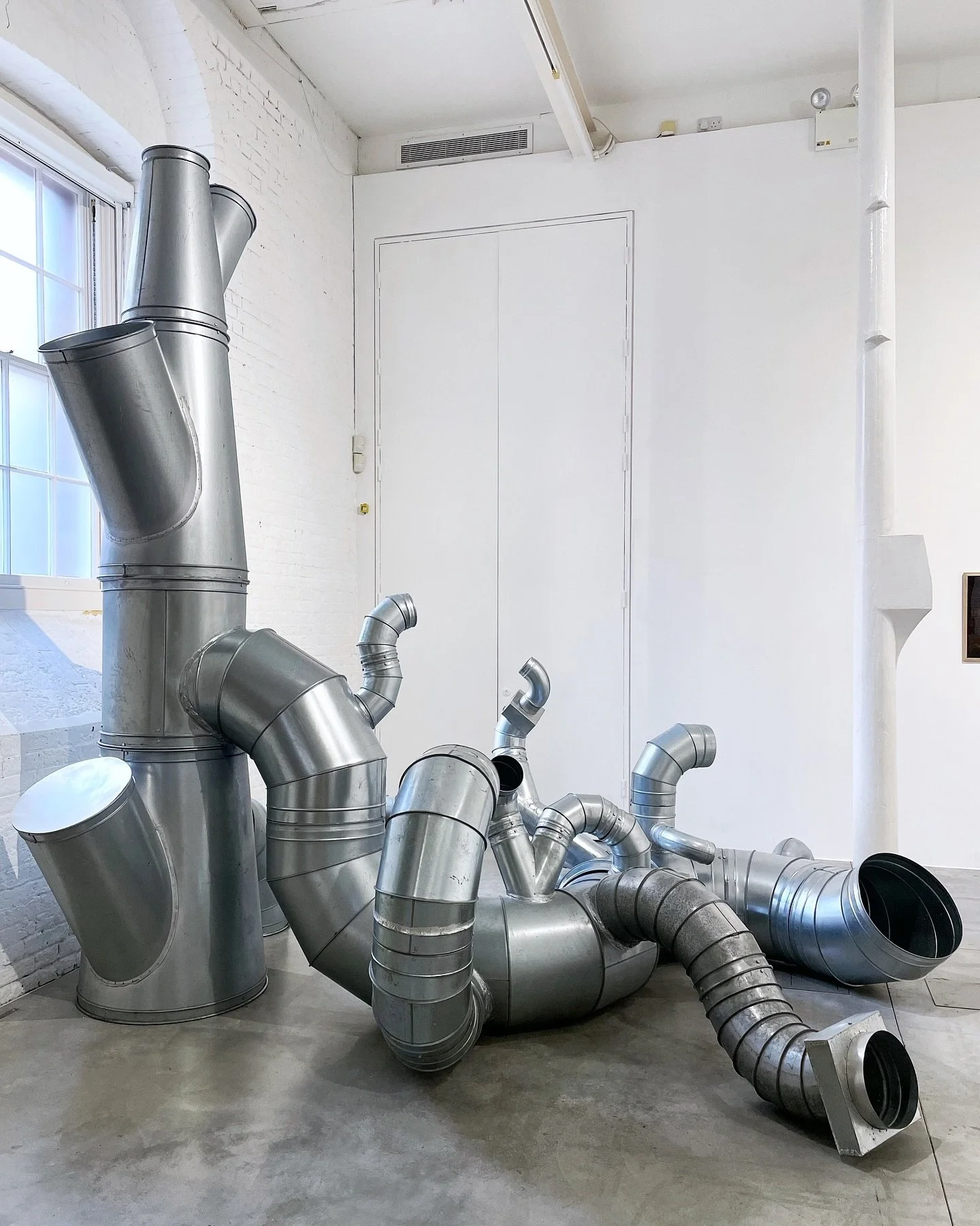 &lsquo;Hive&rsquo; sound installation side perspectives and interaction with other works in the space. Currently exhibited in &lsquo;Colony&rsquo; exhibition at Aspex Gallery, Portsmouth. 🔊🔧🔩

-Found industrial airvents (ducting) and soundscapes (