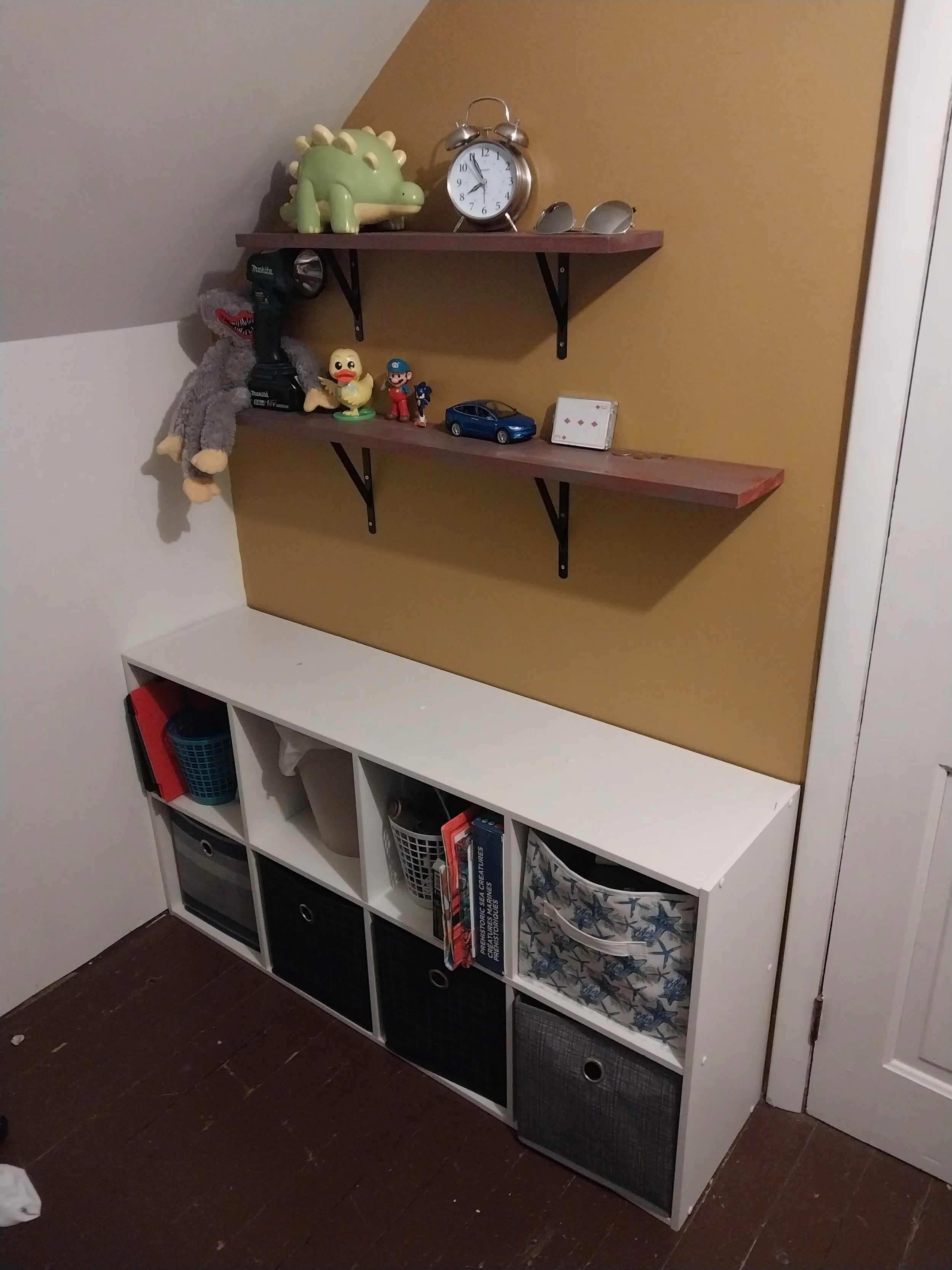 SW Auric Eggshell Accent Wall