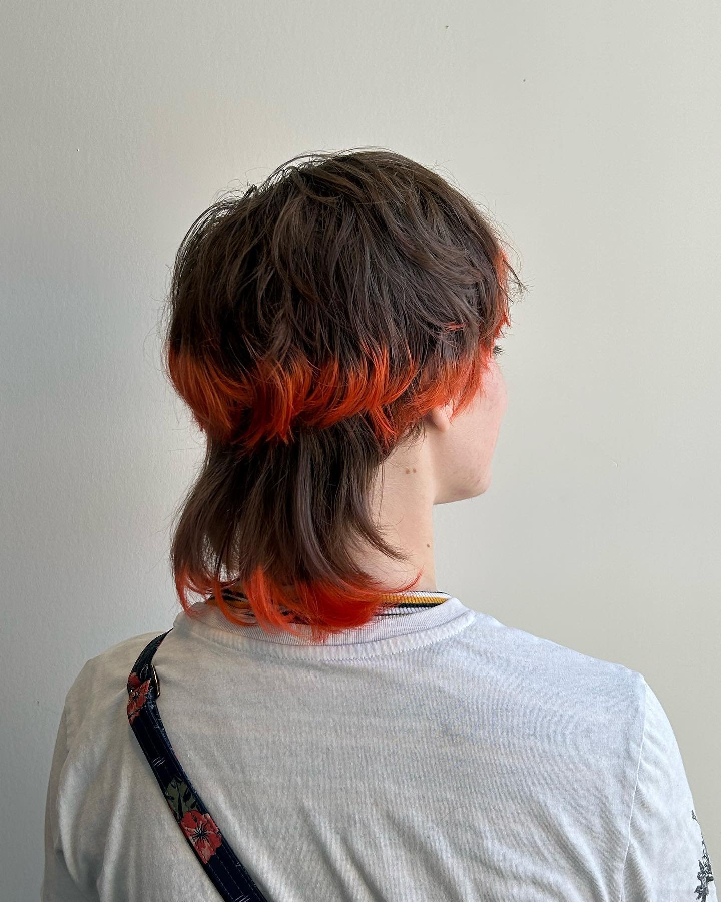 We love a dip-dyed jellyfish cut 🪼 
.
.
.
.
.
.
.

#yychair #hairstylist #jellyfishhair #jellyfishhaircut #mullet #yycsalon #yyc #queerhair #queerhairstylist #queersalon #evostaino