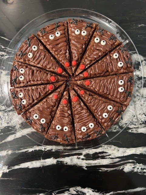 ROUND BROWNIE CAKE WITH EYES.jpg