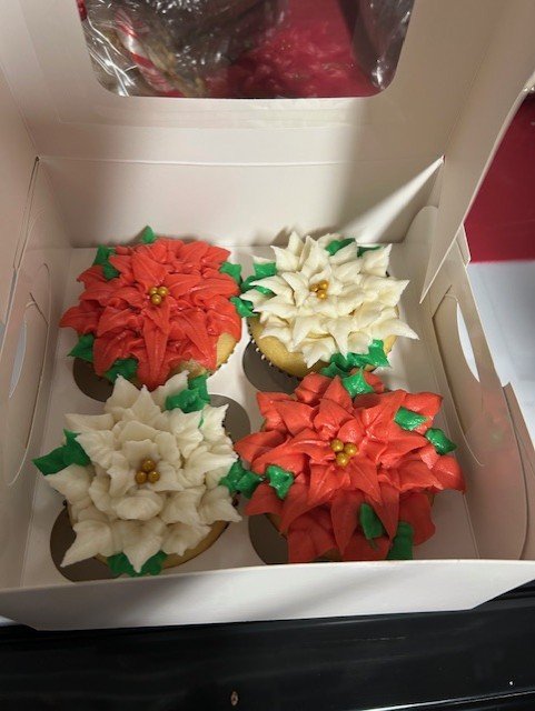 RED AND WHITE FLOWER CUPCAKES.jpg
