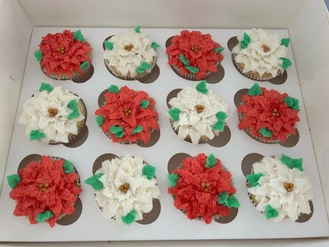 RED WHITE XMAS CUPCAKES.jpg