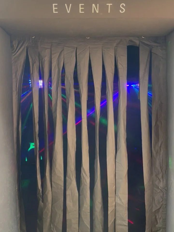 Weekend recap 🎥 

Thirteenth birthday glow party- UV and wall
Decor supplied by client 

Eighteenth birthday featuring slushy drinks and our make it pop balloon package 

🪩 For bookings please visit our website 
💻 www.hypehouseevents.com.au
📧 Hyp